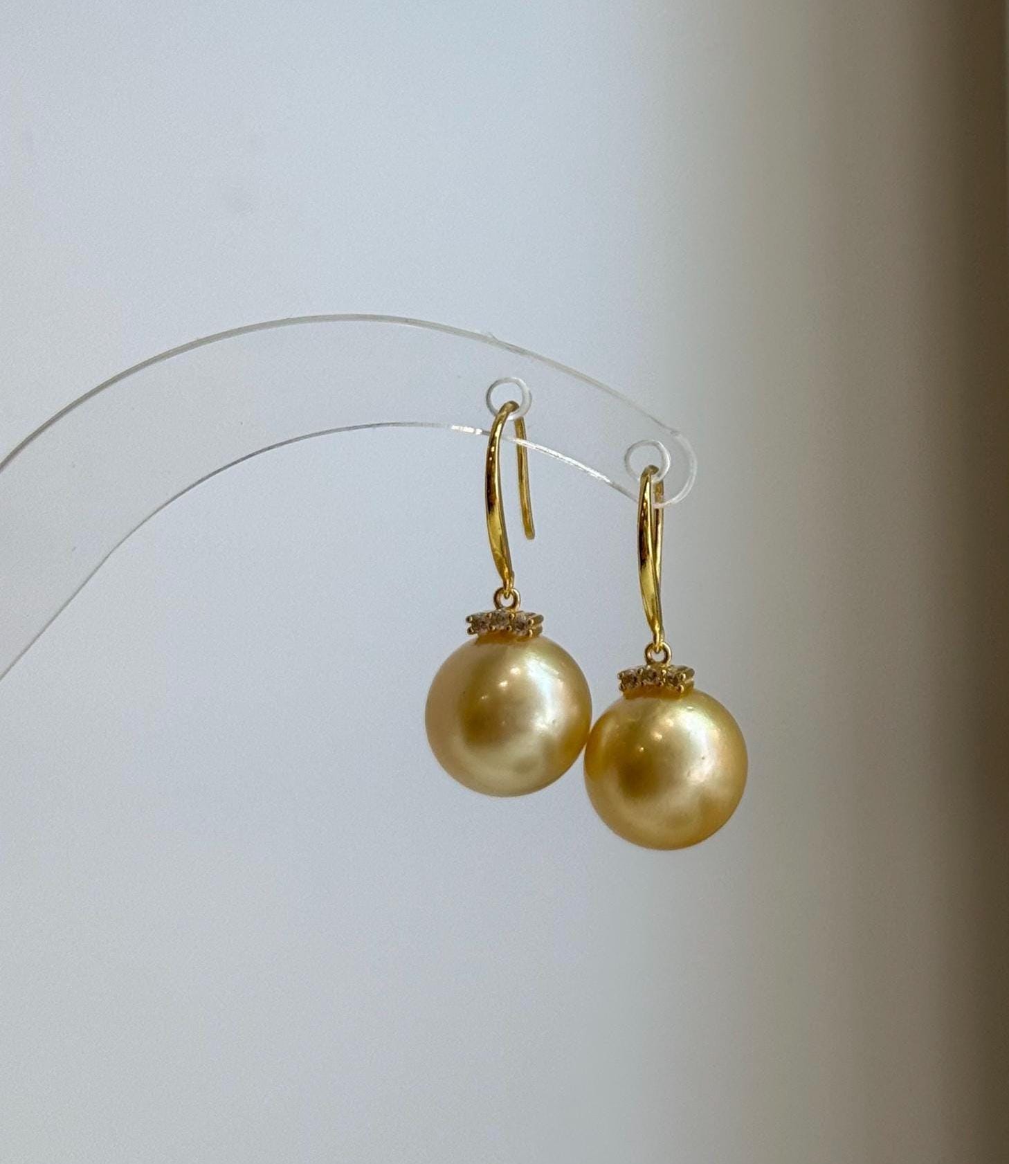 south sea golden quality earrings hooks for her
