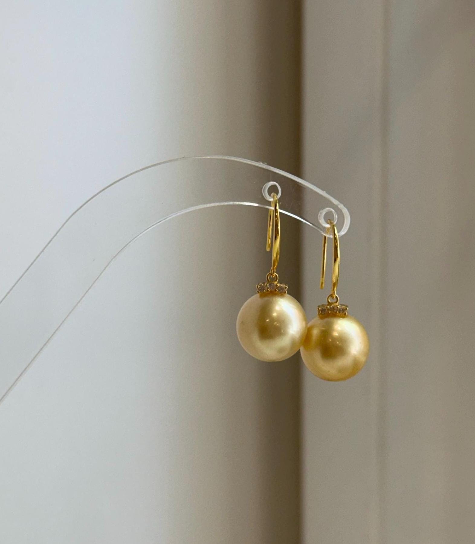south sea golden quality earrings hooks for her holiday
