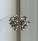 Elly’s 4.8-5.8mm Genius Freshwater rose green Keshi Pearls Grape Earrings: Extreme luster mirrored, 1.4x2.2cm, S925 silver earrings.