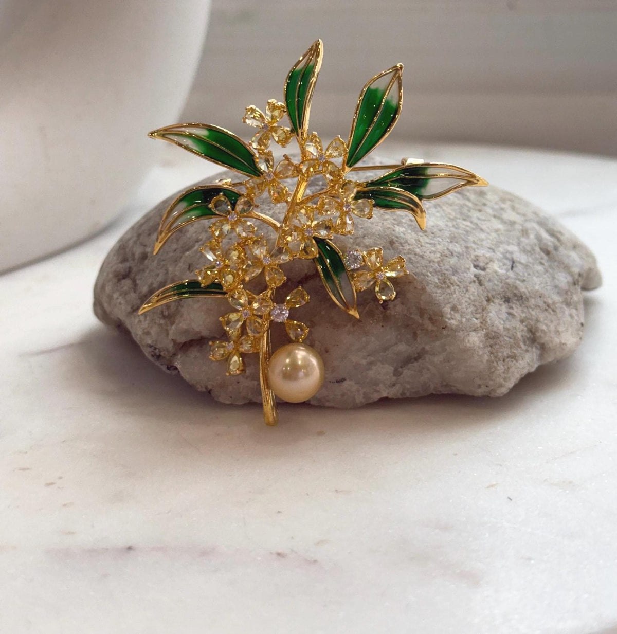 Elly’s 9.4mm Edison golden pearl Osmanthus Floral brooch pendant 2in1: Extreme luster mirrored, 6x6.5cm, no chain.