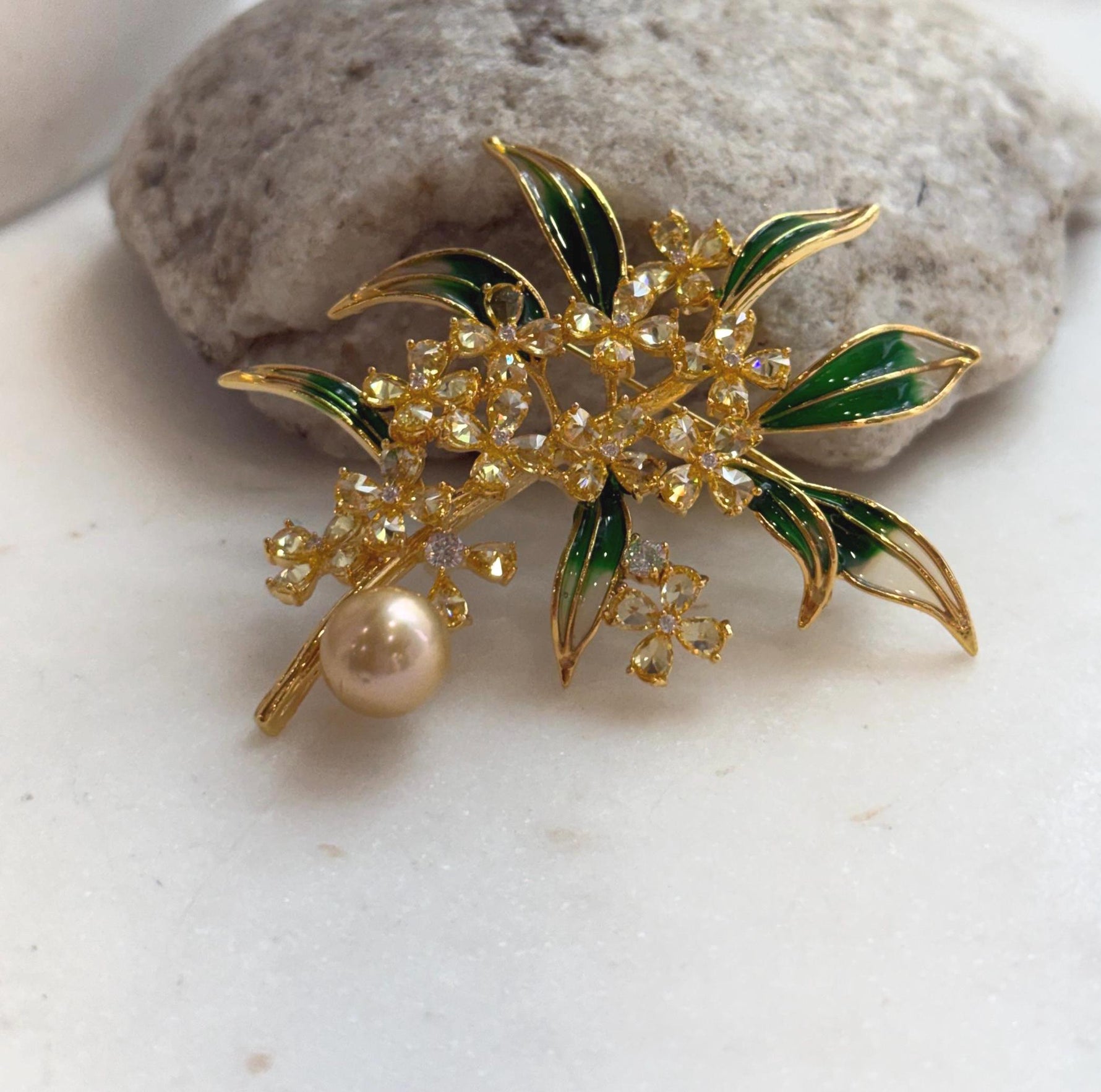 Elly’s 9.4mm Edison golden pearl Osmanthus Floral brooch pendant 2in1: Extreme luster mirrored, 6x6.5cm