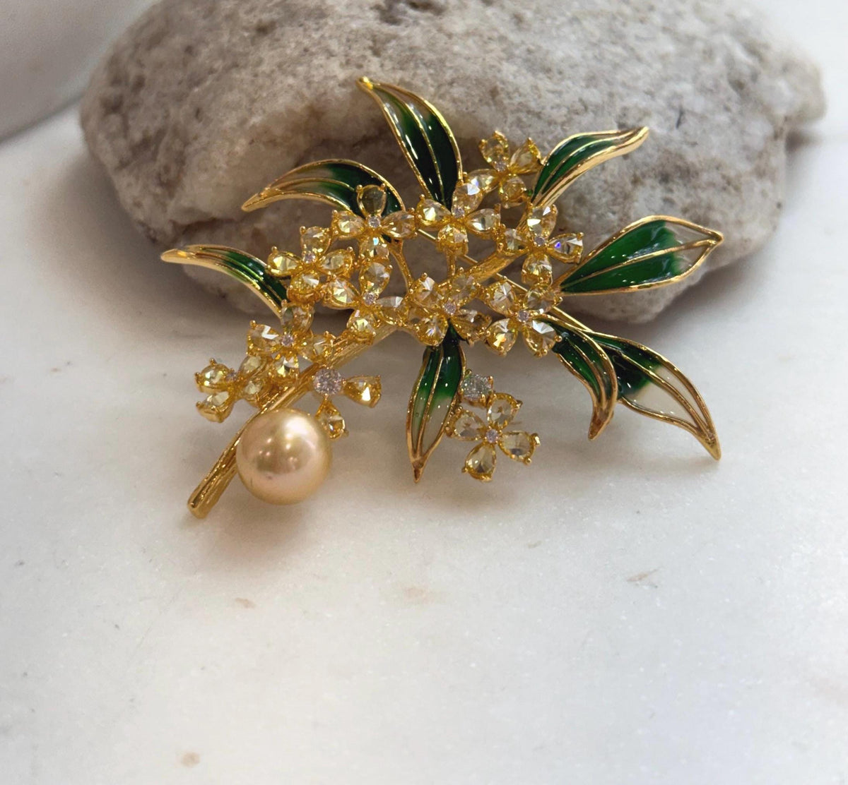 Elly’s 9.4mm Edison golden pearl Osmanthus Floral brooch pendant 2in1: Extreme luster mirrored, 6x6.5cm