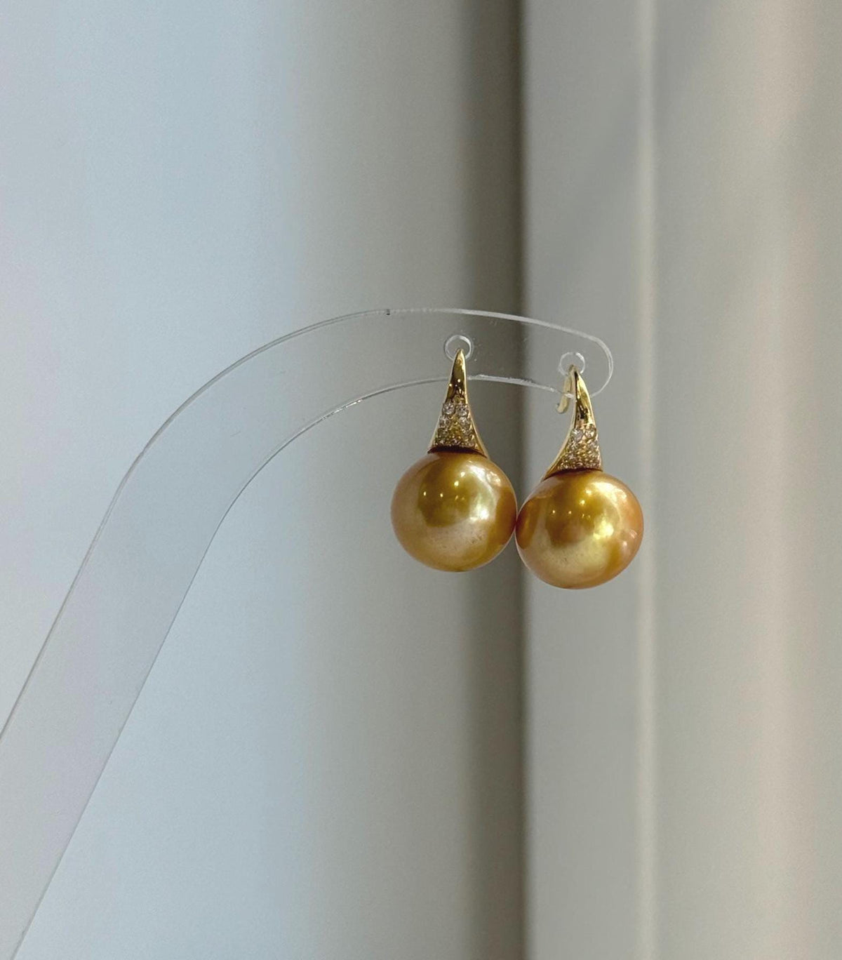 Edison golden pearl earrings hooks