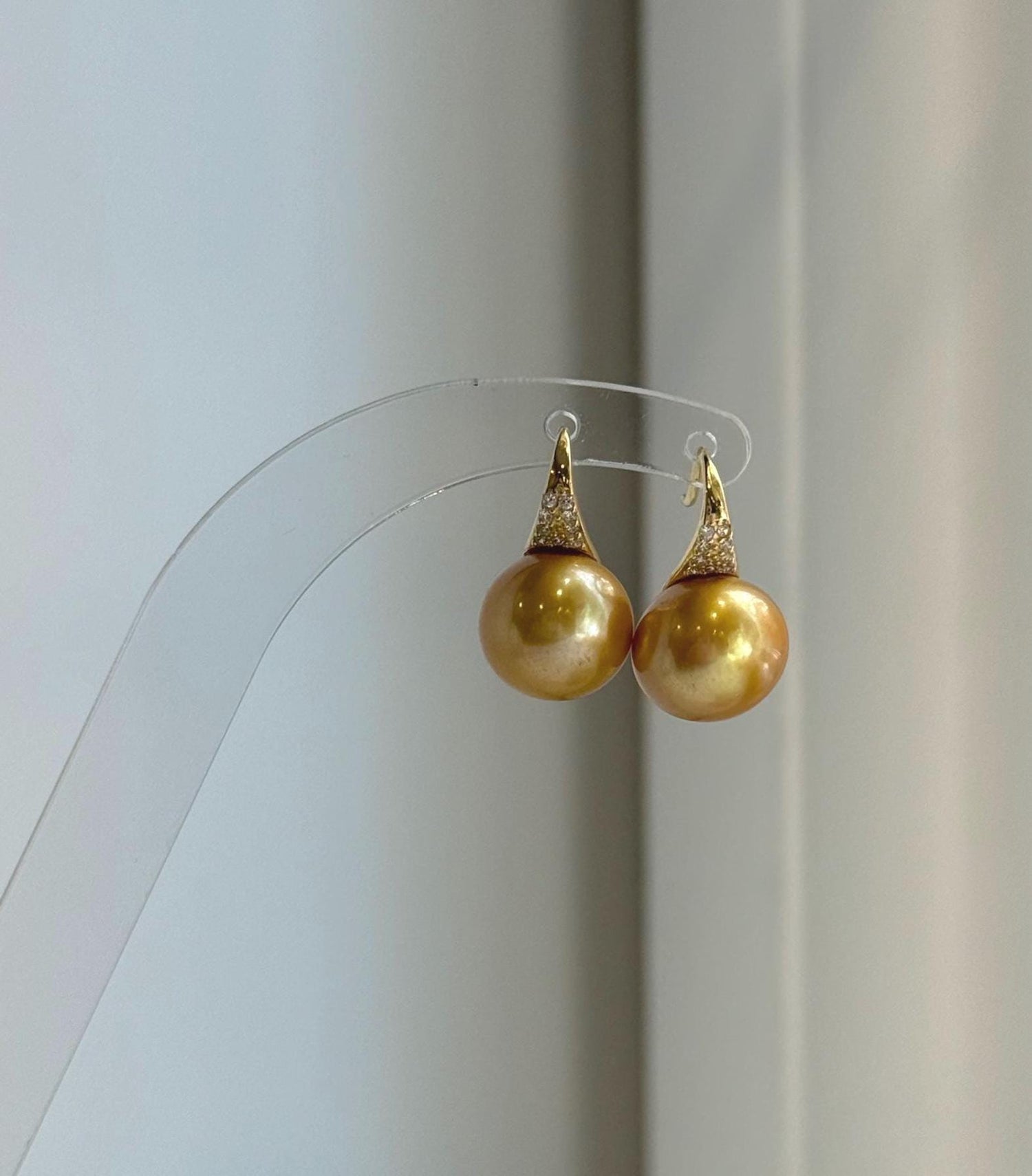 Edison golden pearl earrings hooks