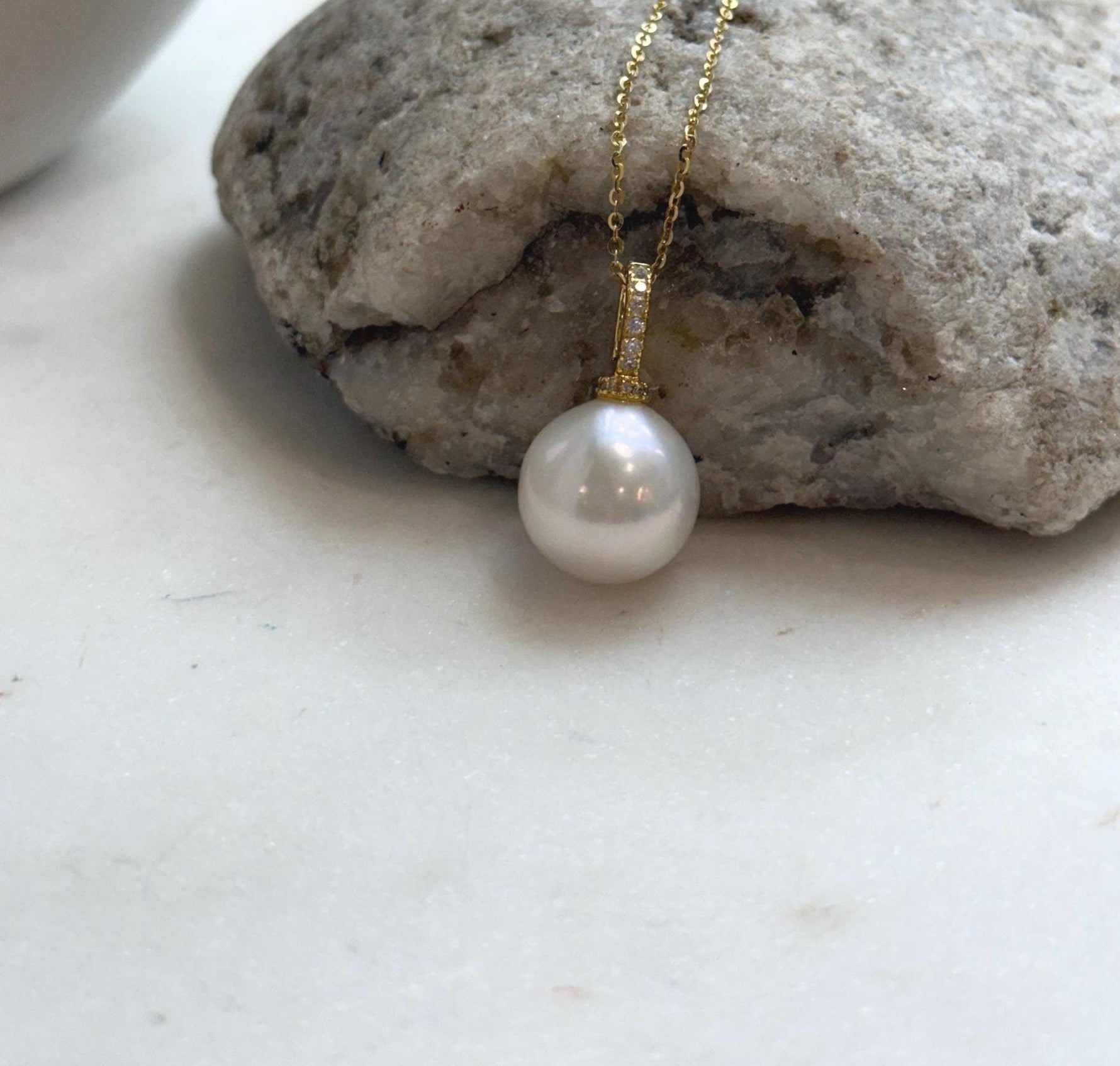 white Edison Pearl stering silver pendant for her