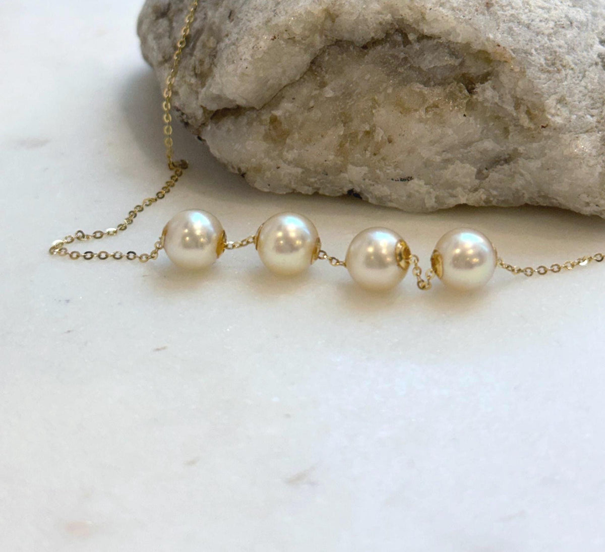 18k gold Akoya ocean pearl floating pendant