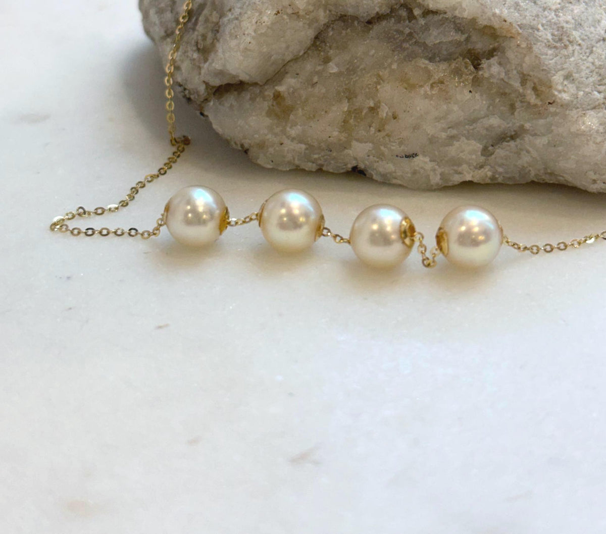 18k gold Akoya ocean pearl floating pendant