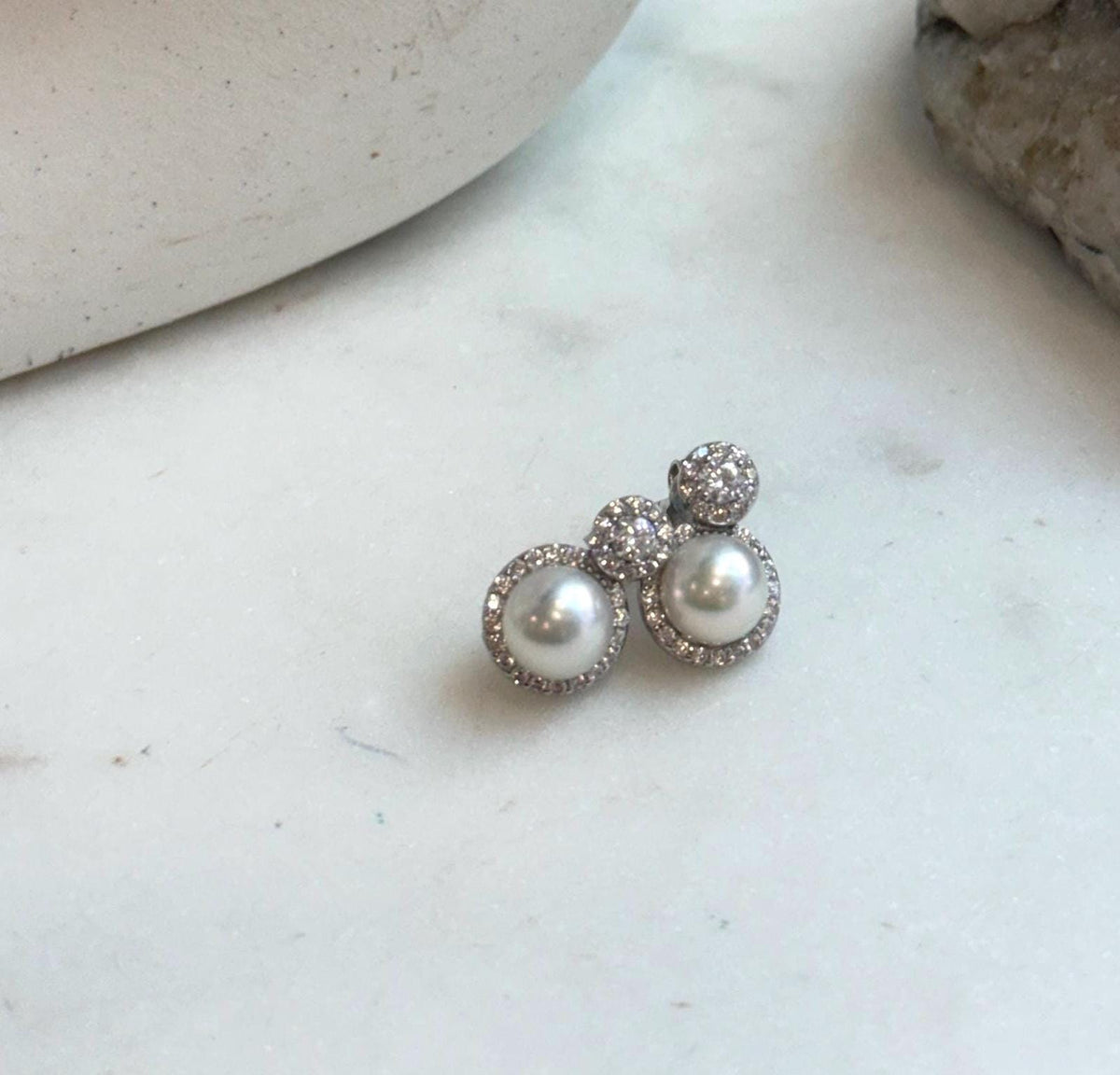 Elly’s 0.2ct Moissanite Akoya ocean pearls earrings: Extreme luster Mirrored, 7.3mm, 1x1.5cm, S925 silver cool earrings.