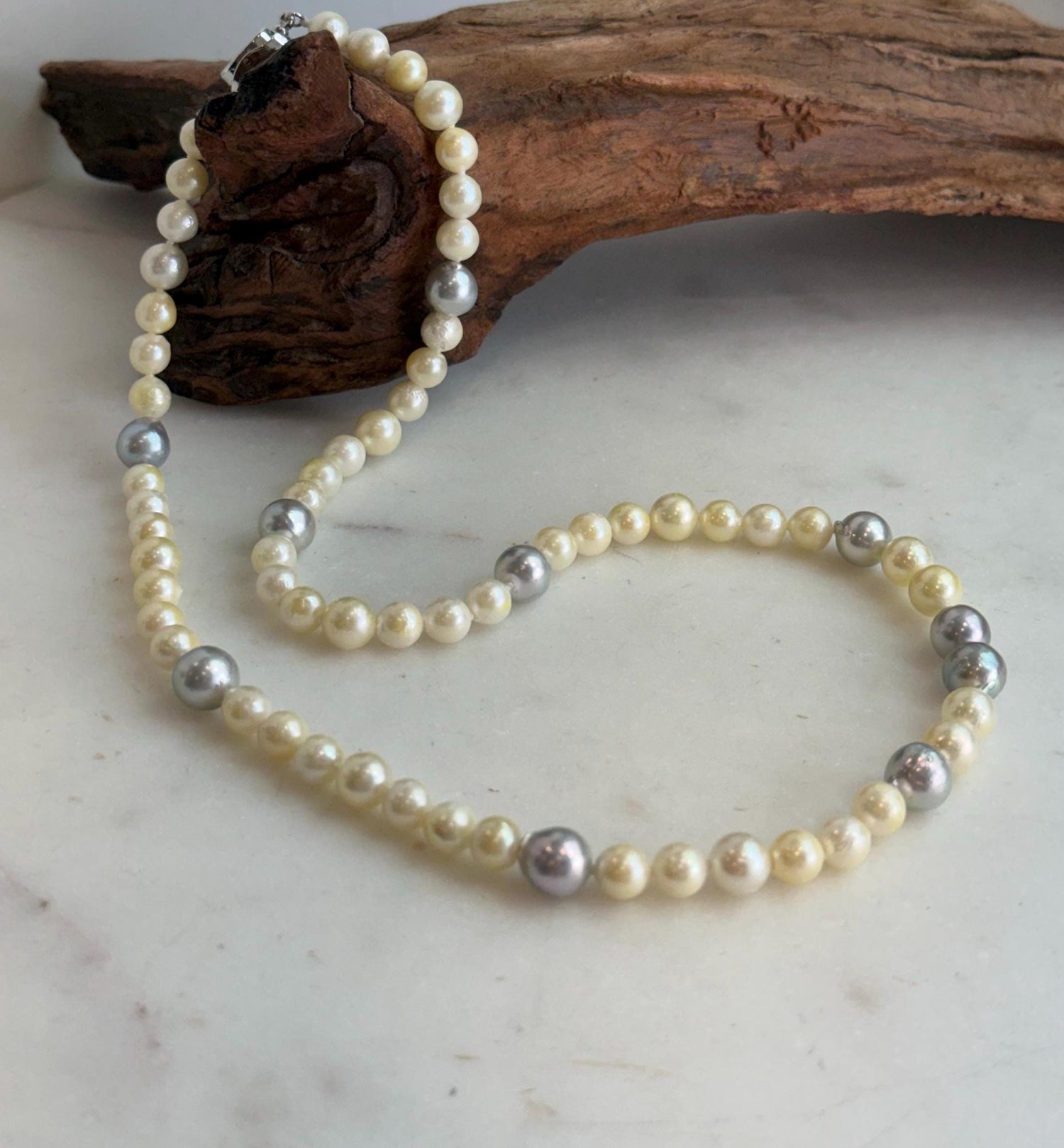Akoya ocean golden silver pearls necklace strand