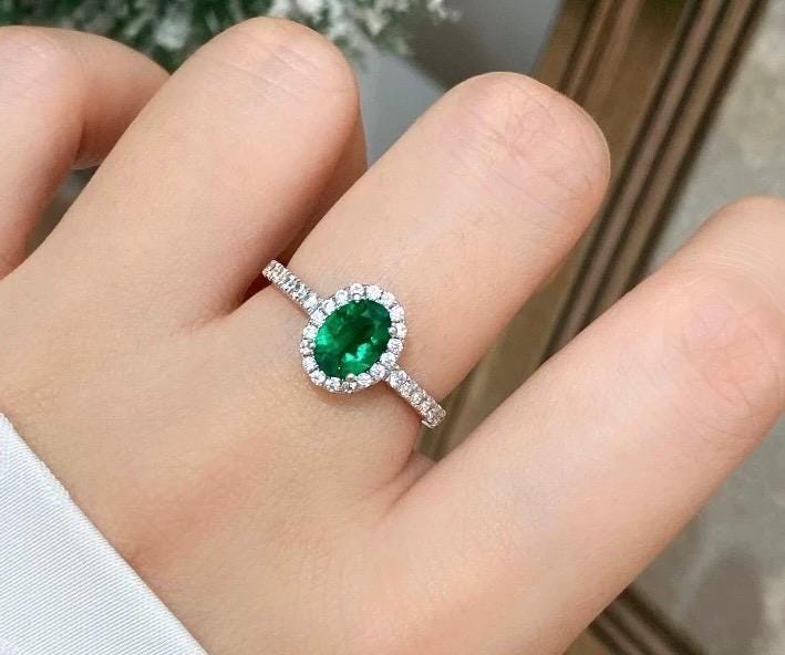 Lab Emerald 4-Prong Gemstone Ring | 1ct/pc 5x7mm | Oval Vivid green | Solid S925 Silver with 18K Gold plated Moissanite Ring. Sizes.