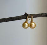 Elly’s 11.5mm Genius South sea golden ocean Pearls High-heel Earrings hooks: Extreme luster, 2.5cm high, S925 silver cool earrings.