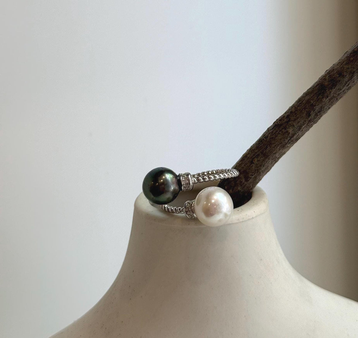 Elly’s Double Tahitian ocean Edison pearls Ring: Extreme luster mirrored, 9-9.5mm , S925 silver adjustable minimalist high quality daily price pearls Ring.