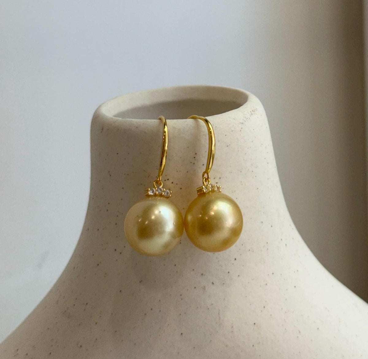 south sea golden quality earrings hooks for her birthday