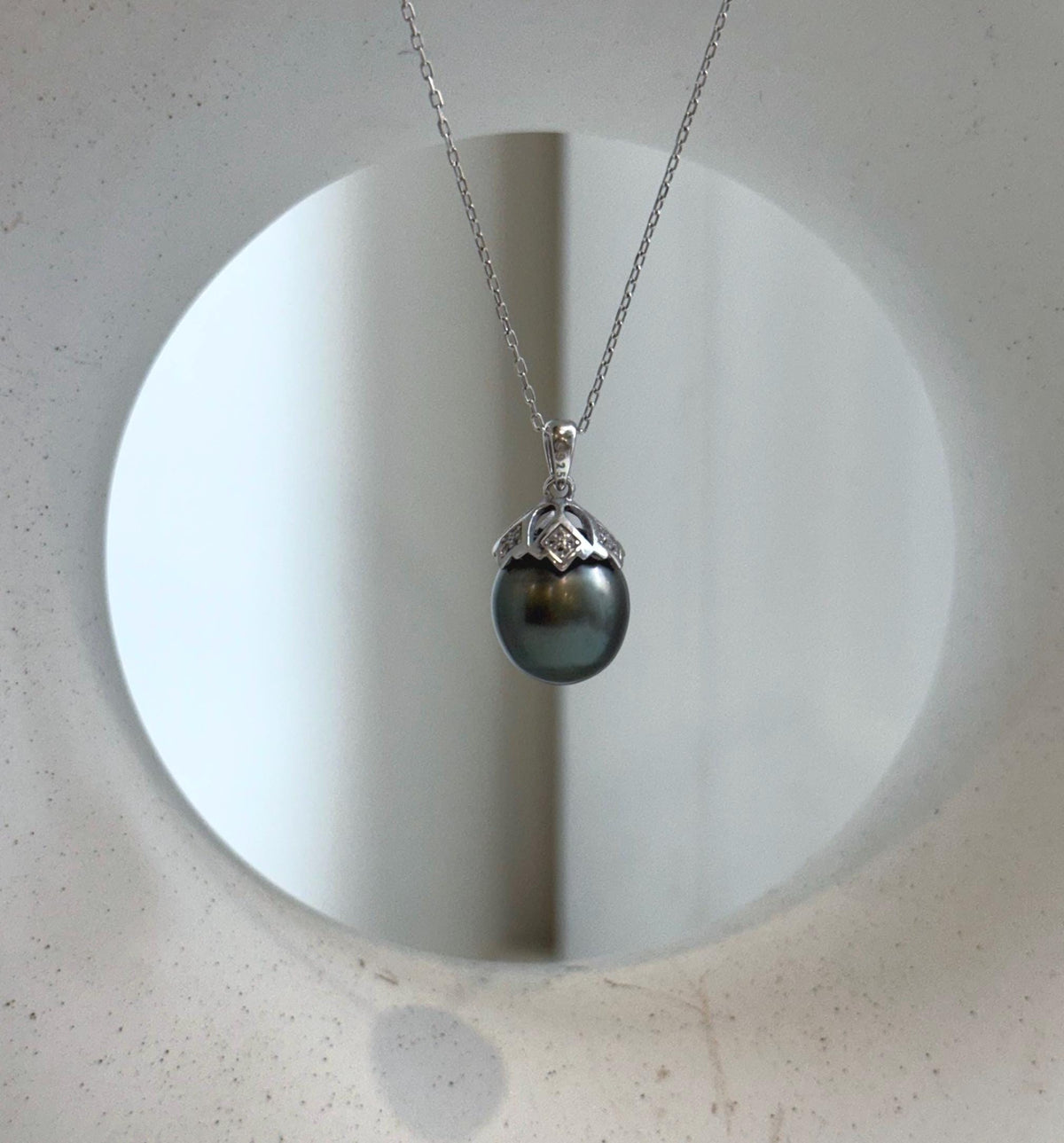 Elly’s 11.6mm Genius Tahitian platinum hunter Ocean Pearl Pendant: Extreme luster mirrored, 2.1cm high, S925 silver pendant.