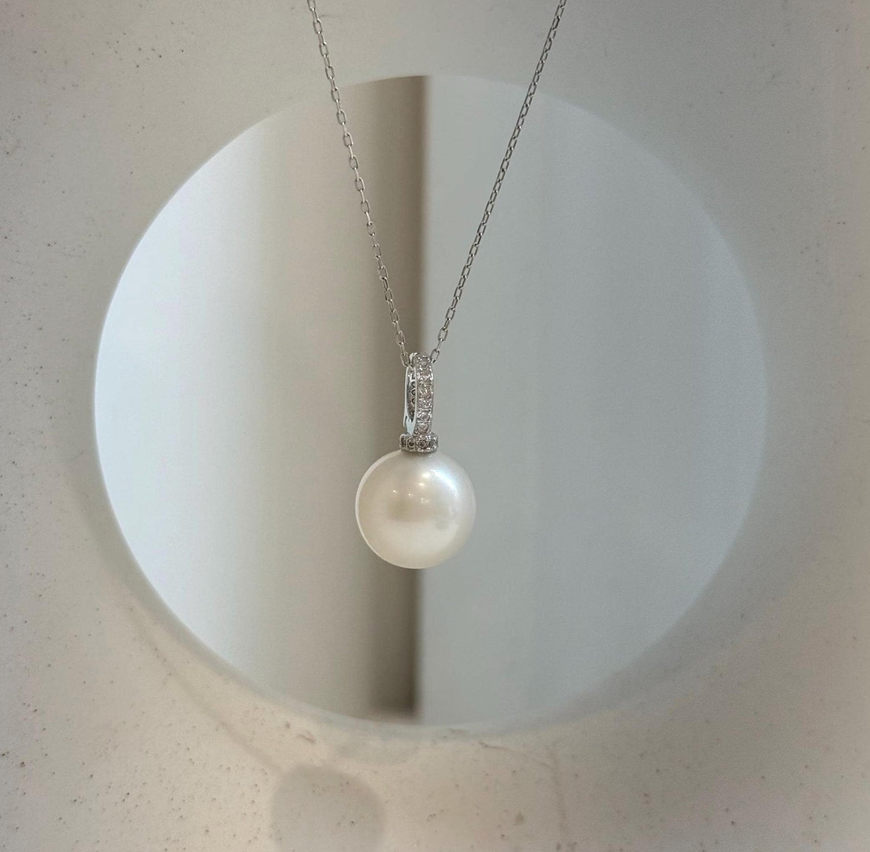 Elly’s 12.7mm Australian ocean silken white pearl cool Pendant: Extreme luster, 2.3cm high, S925 silver pendant.
