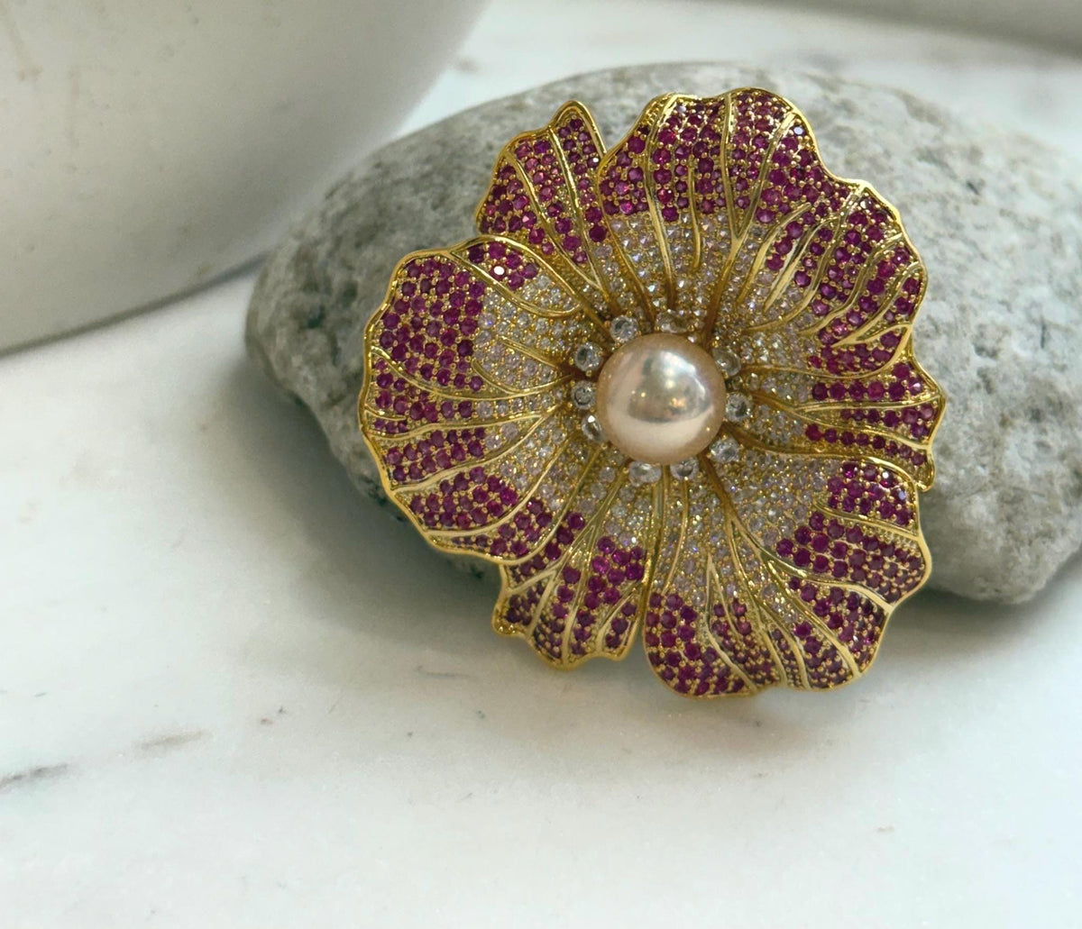 Elly’s 11.2mm Edison peach gold pearl Floral brooch pendant 2in1: Extreme luster mirrored, 5.5cm dia.