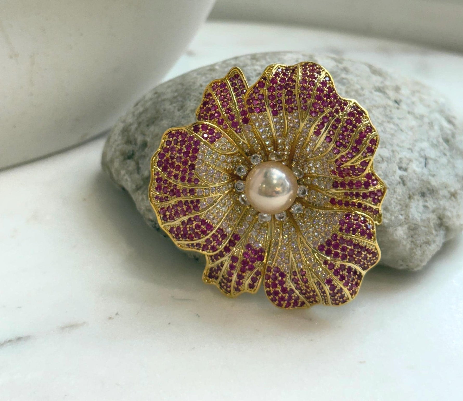 Elly’s 11.2mm Edison peach gold pearl Floral brooch pendant 2in1: Extreme luster mirrored, 5.5cm dia.