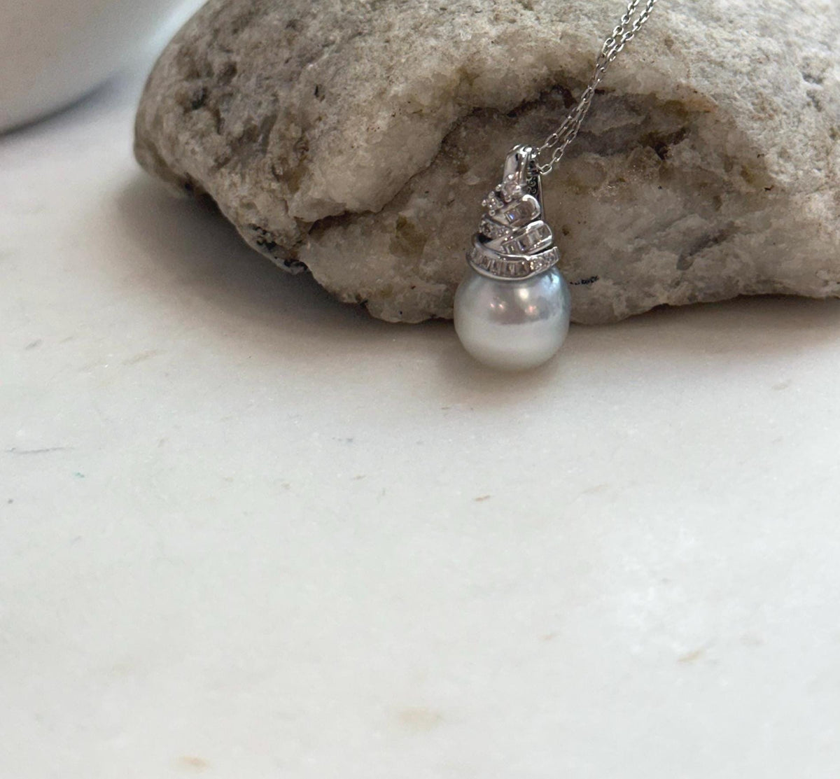 Elly’s 11.3mm Australian ocean white silver pearl cool Pendant: Extreme luster, 2.2cm high, S925 silver pendant.