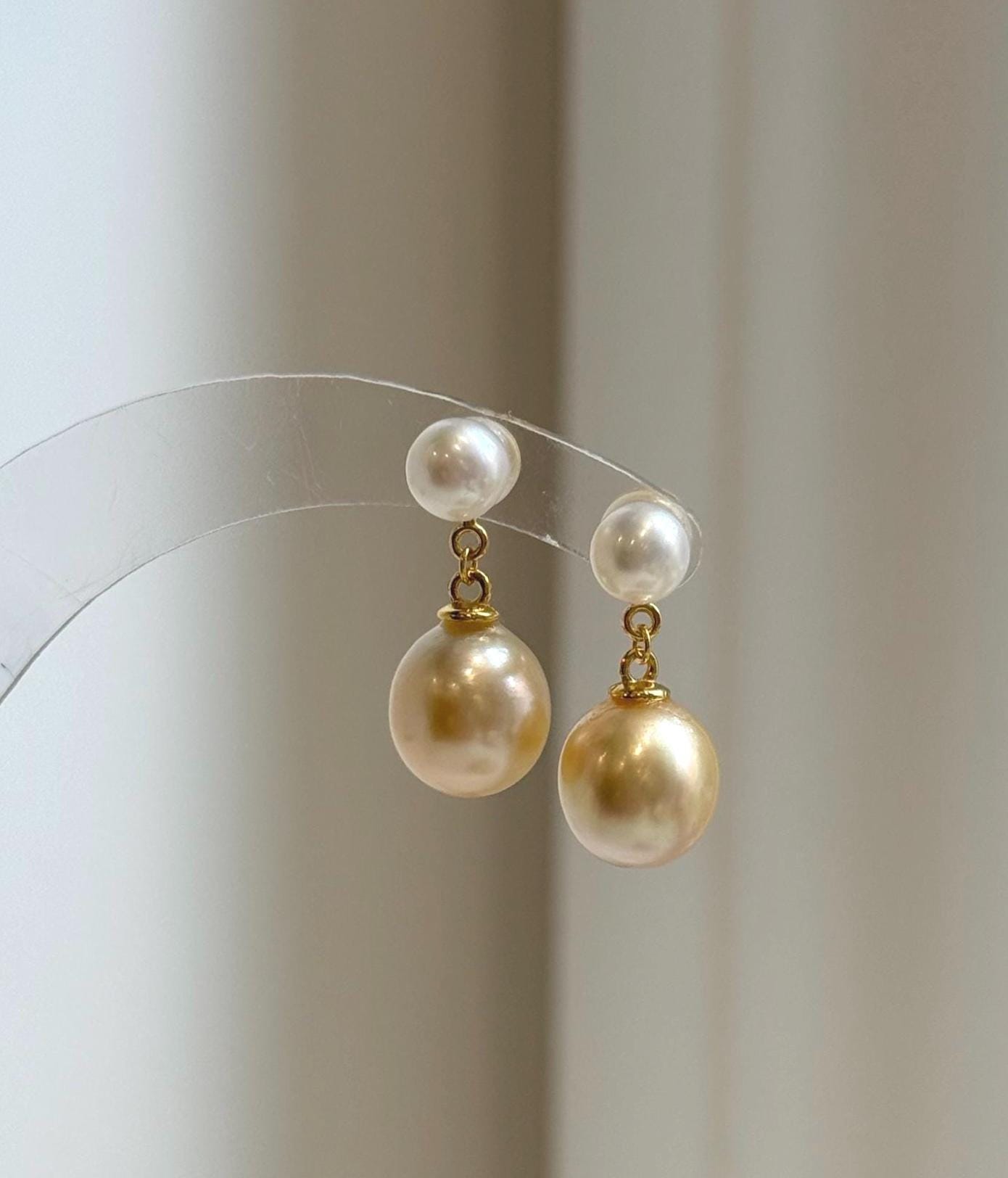 Elly’s 5.7-9.4mm South sea golden ocean White freshwater Pearls Earrings: Extreme luster Mirrored, 2.2cm high, S925 silver earrings.