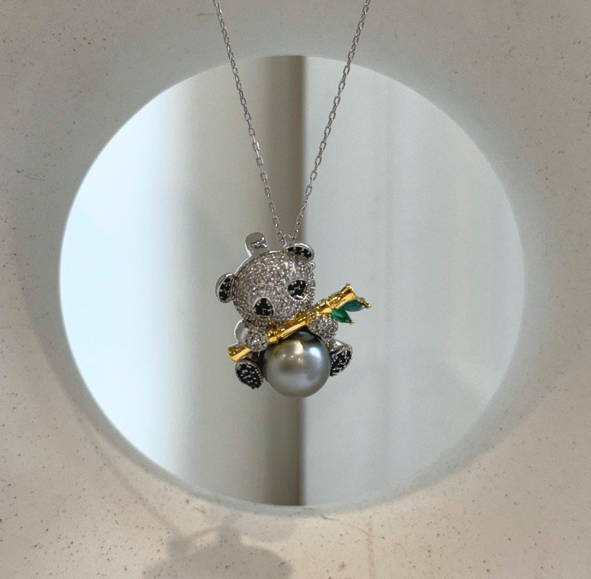 Elly’s 10.4mm Tahitian platinum Ocean Panda Brooch Pendant 2in1: Extreme Luster mirrored, 2.2x2.3cm