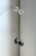 Elly’s 9.9mm Tahitian Peacock green ocean pearls earrings chandeliers: Extreme luster mirrored, 6.8cm high, s925 silver earrings.