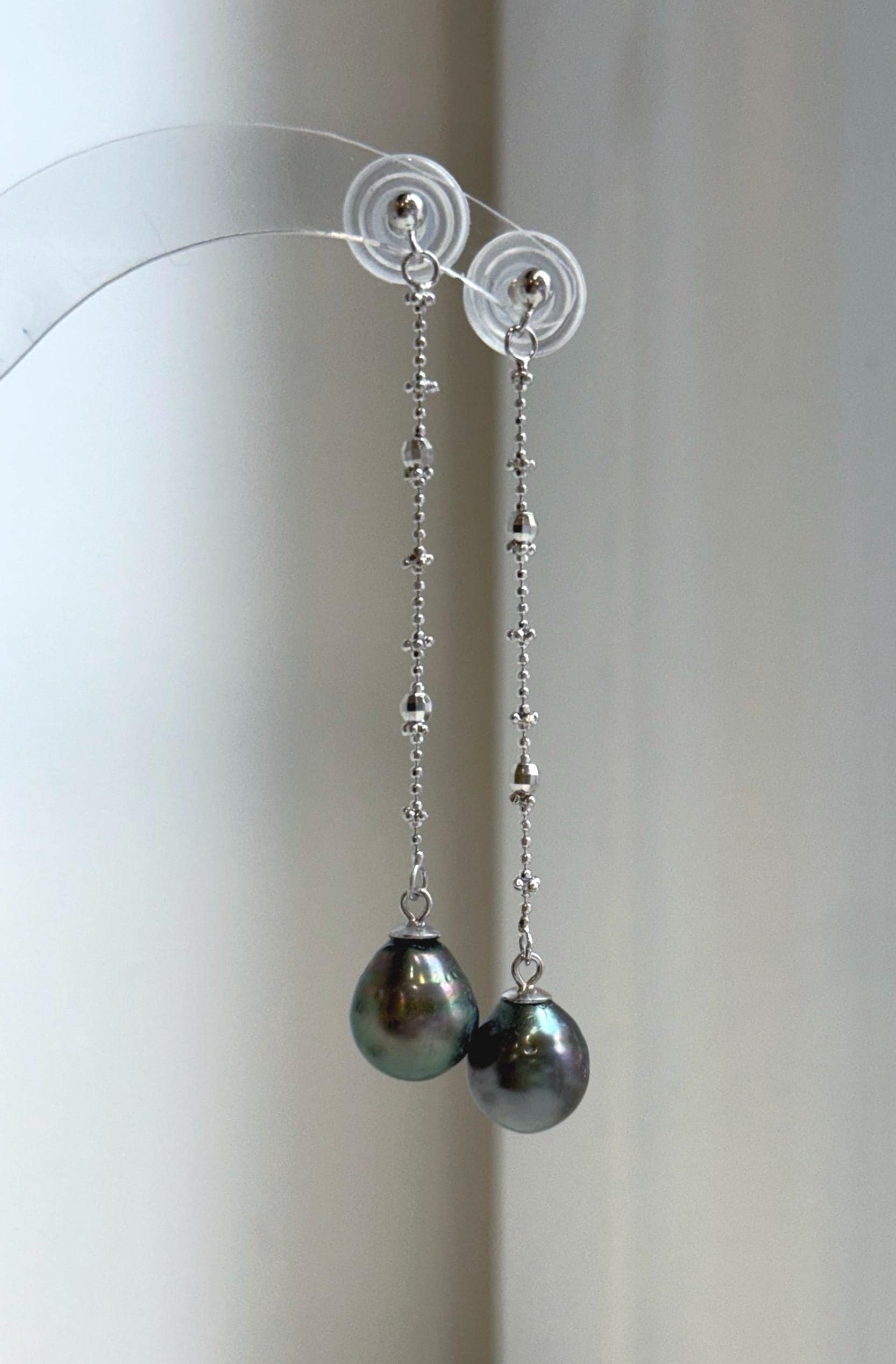 Elly’s 9.9mm Tahitian Peacock green ocean pearls earrings chandeliers: Extreme luster mirrored, 6.8cm high, s925 silver earrings.