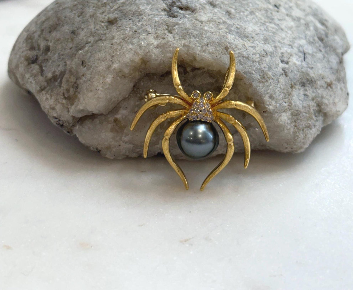 Elly’s 10.1mm Tahitian platinum Ocean Spider Brooch Pendant 2in1: Extreme Luster mirrored, 3.5x3.5cm