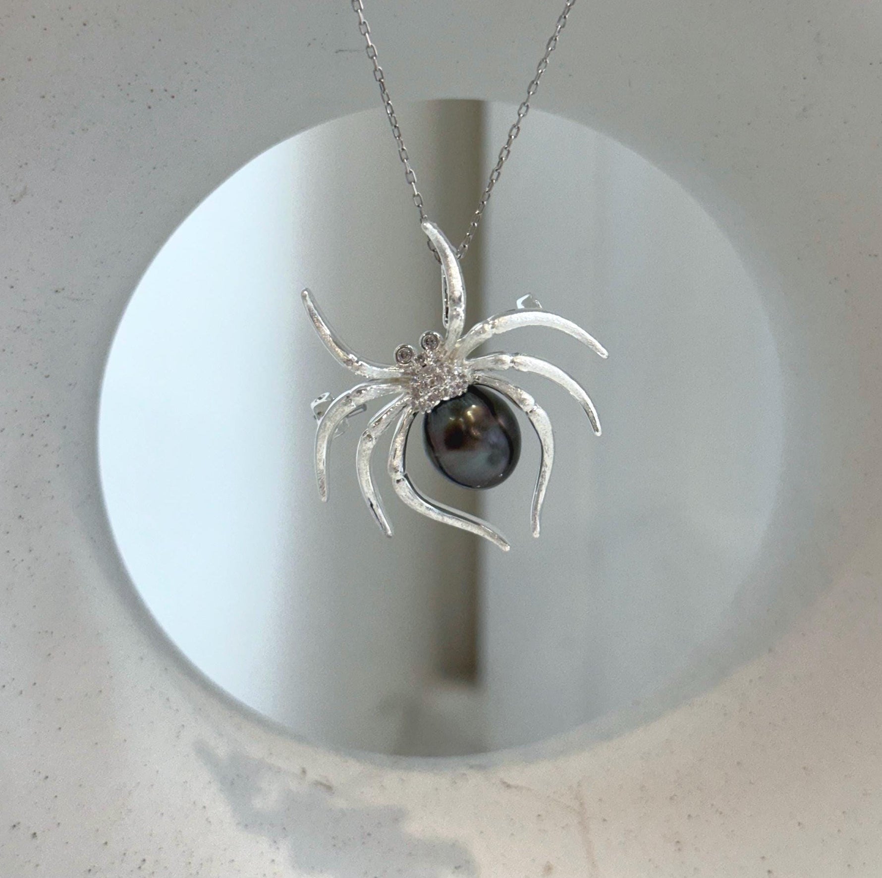 Elly’s 9.9mm Tahitian platinum Ocean Spider Brooch Pendant 2in1: Extreme Luster mirrored, 3.5x3.5cm