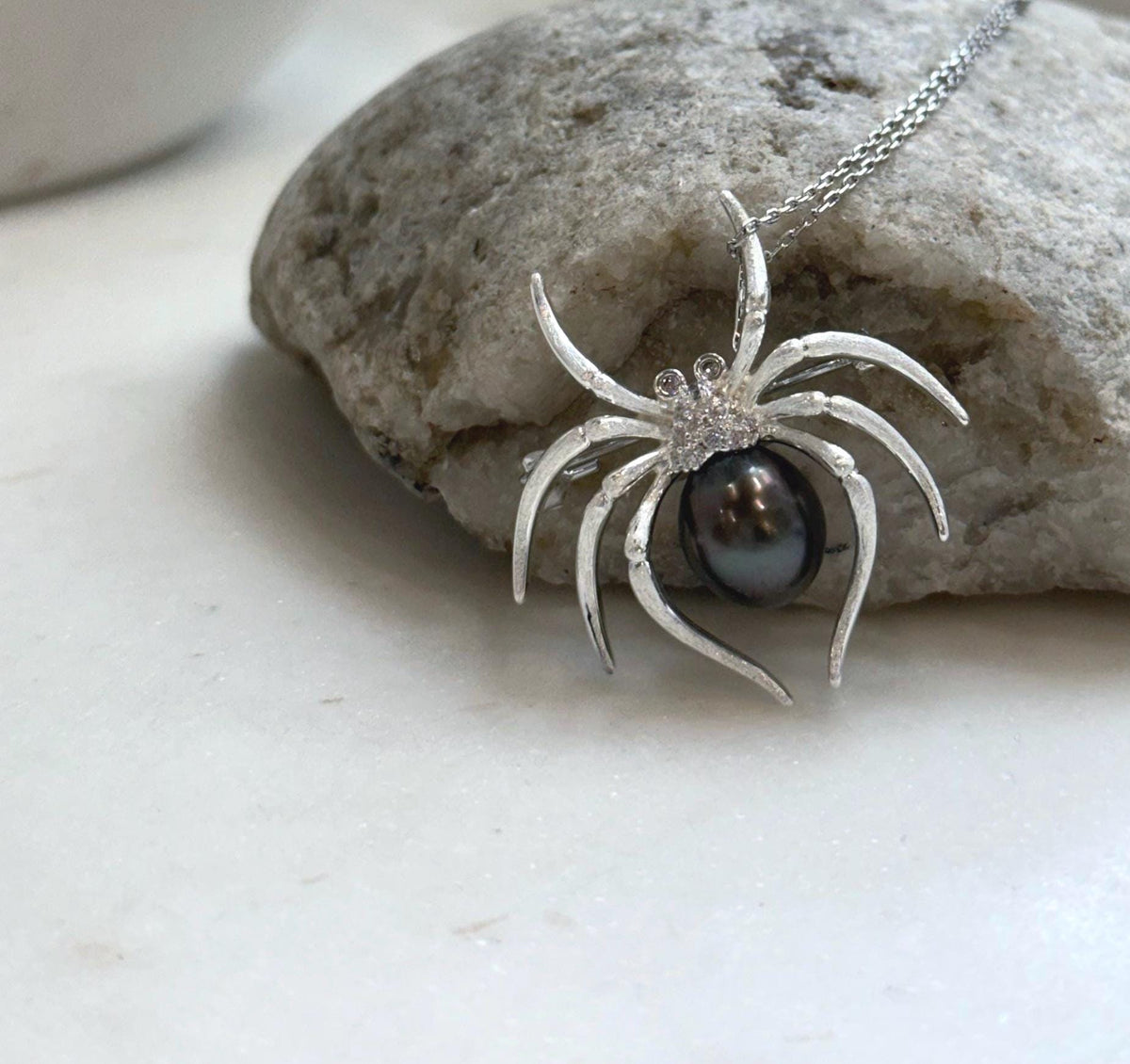 Elly’s 9.9mm Tahitian platinum Ocean Spider Brooch Pendant 2in1: Extreme Luster mirrored, 3.5x3.5cm