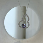 Elly’s purple Pearl Gourd Brooch pendant 2in1: Extreme luster mirrored, 8.8mm, 2.5x3.4cm