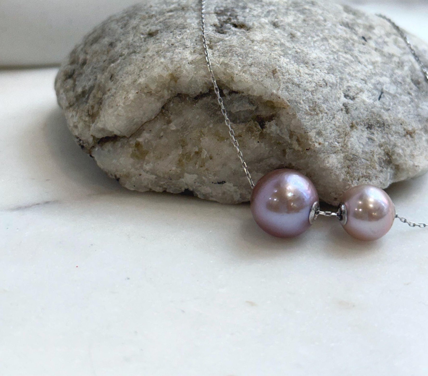 Elly’s Double Au750 18k Gold 10.7-13.2mm Edison Rose Mauve Pearls Floating pendants:Extreme luster mirrored.