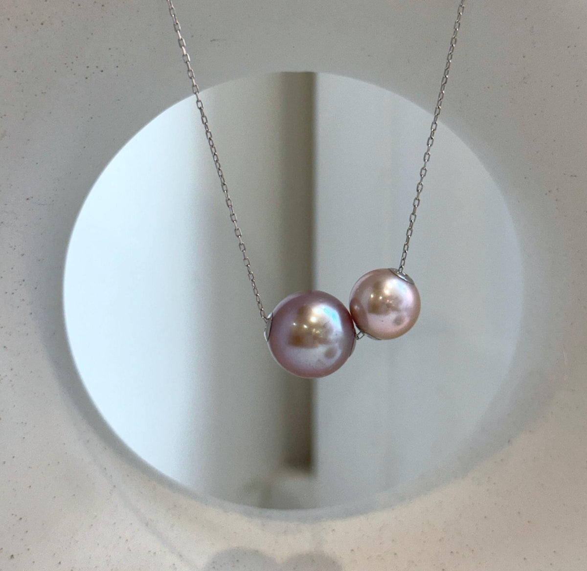 Elly’s Double Au750 18k Gold 10.7-13.2mm Edison Rose Mauve Pearls Floating pendants:Extreme luster mirrored.