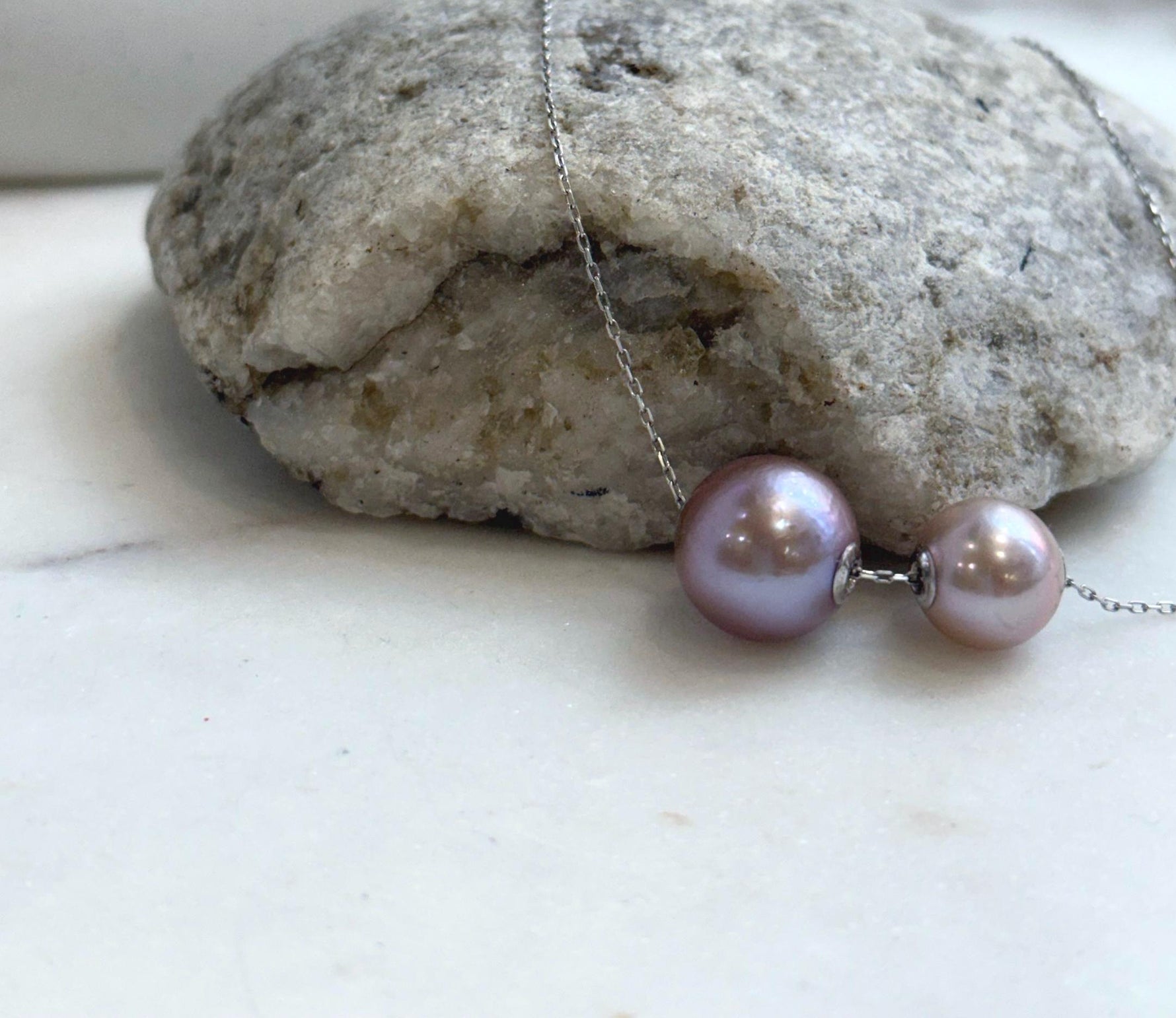 Elly’s Double Au750 18k Gold 10.7-13.2mm Edison Rose Mauve Pearls Floating pendants:Extreme luster mirrored.