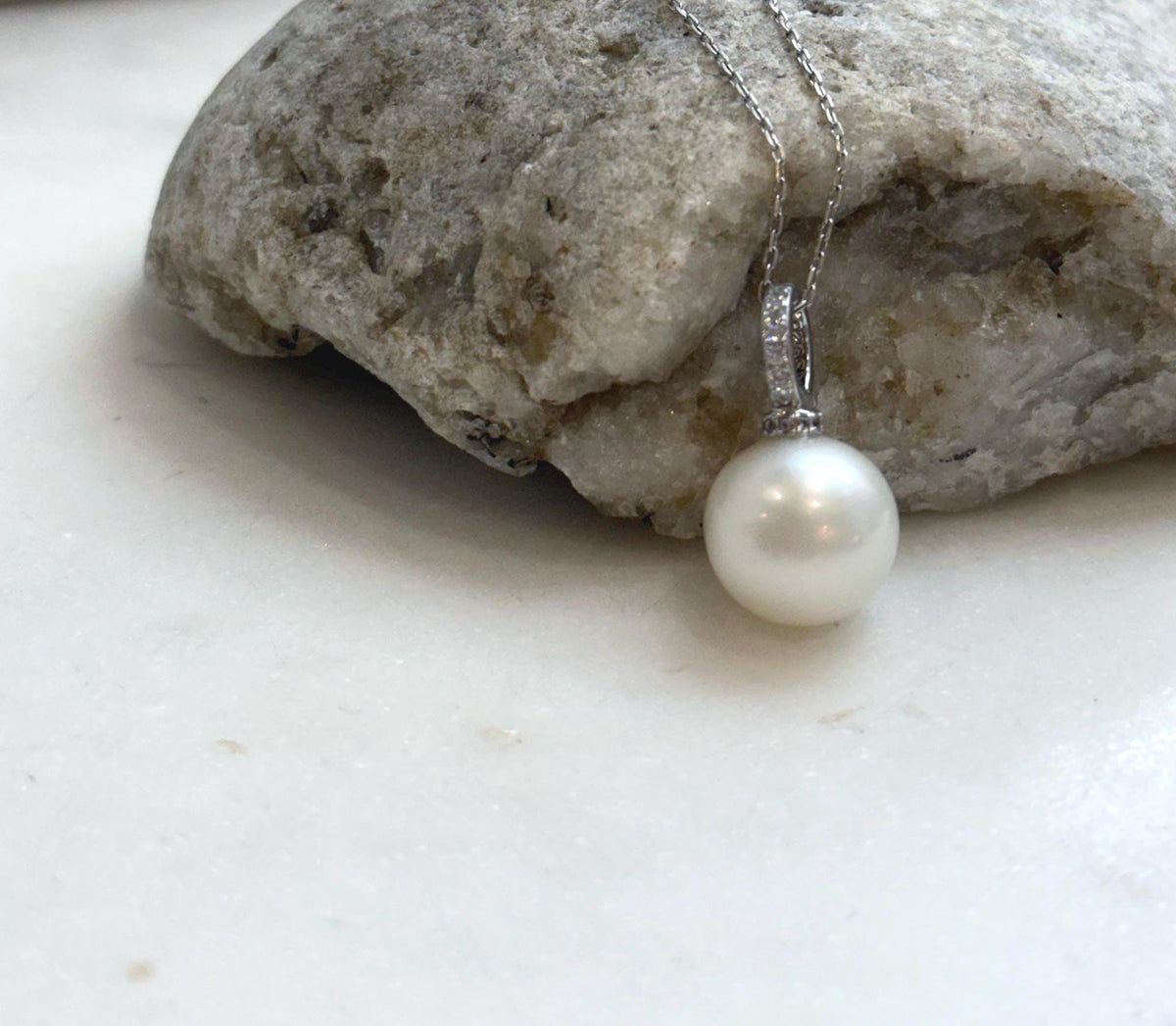Elly’s 12.7mm Australian ocean silken white pearl cool Pendant: Extreme luster, 2.2cm high, S925 silver pendant.