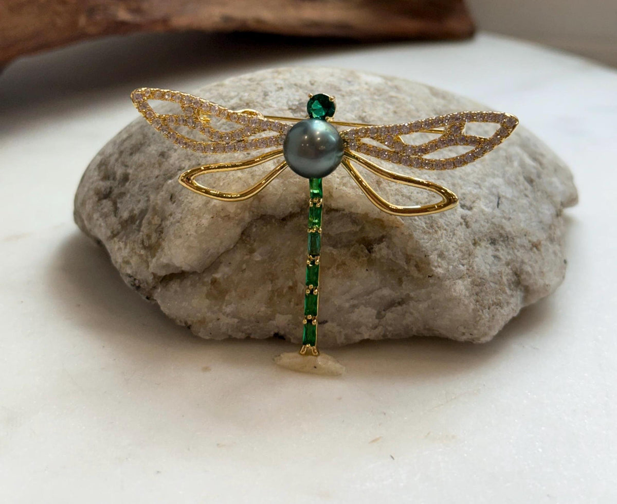Elly’s 9.6mm Tahitian platinum hunter Ocean dragonfly Brooch Pendant 2in1: Extreme Luster mirrored, 6.2x4.5cm, no chain.