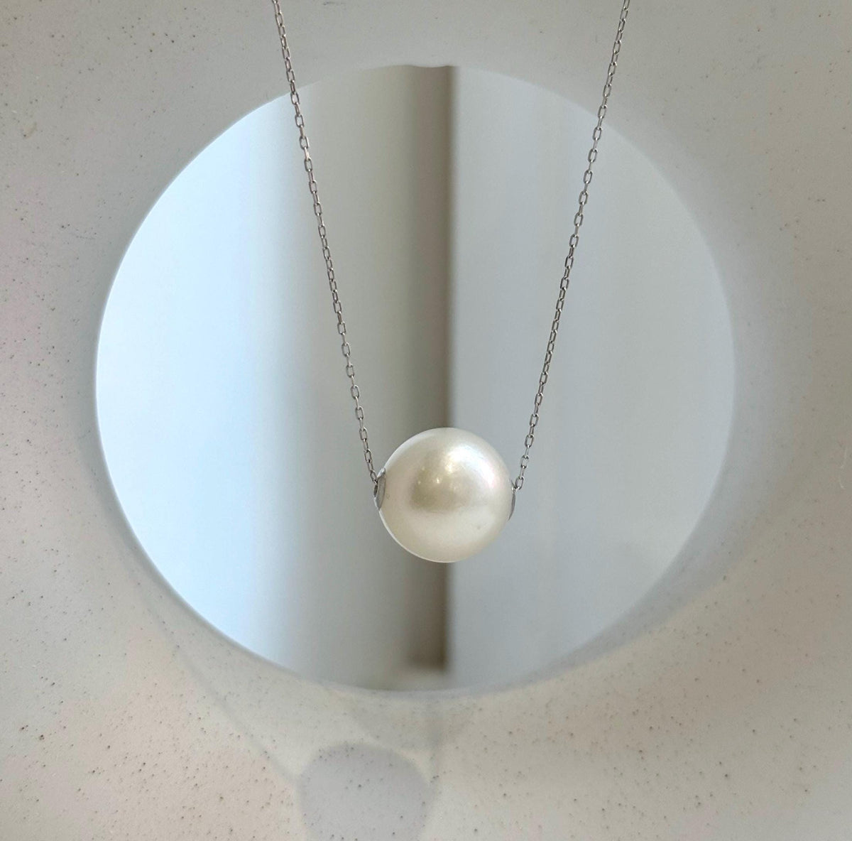 Elly’s Au750 18K Gold, 14.4mm Huge Australian ocean White Round Pearl, Floating pendant: Extreme luster,  S925 silver chain Magnetic clips.