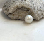 Elly’s Au750 18K Gold, 14.4mm Huge Australian ocean White Round Pearl, Floating pendant: Extreme luster,  S925 silver chain Magnetic clips.