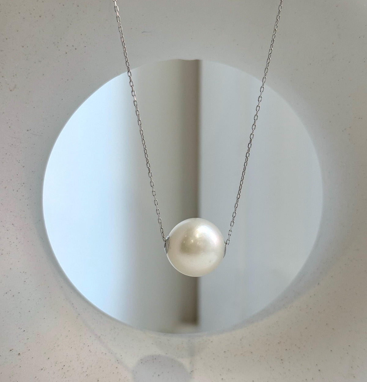 Elly’s Au750 18K Gold, 14.4mm Huge Australian ocean White Round Pearl, Floating pendant: Extreme luster,  S925 silver chain Magnetic clips.
