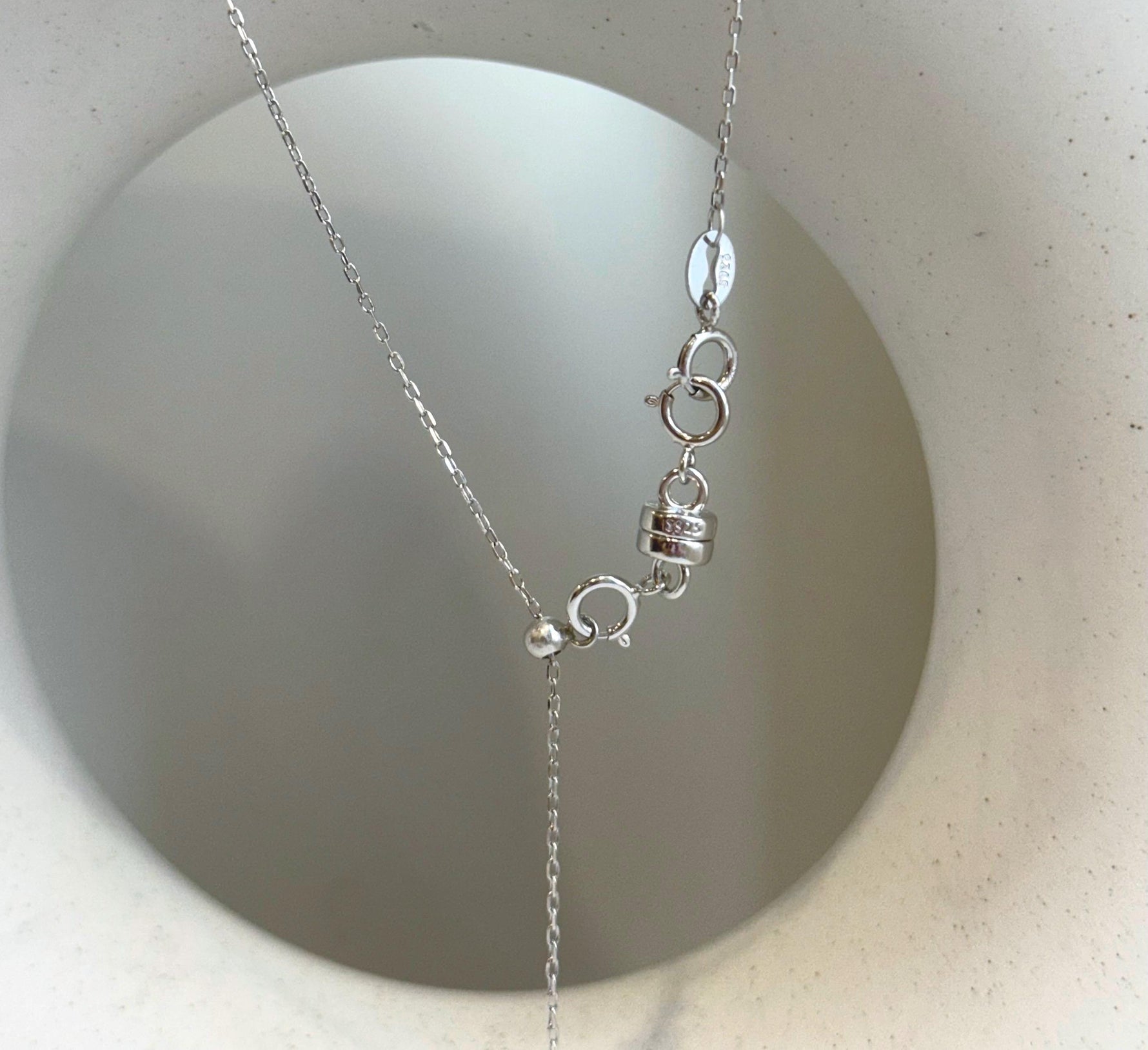 Elly’s Au750 18K Gold, 14.4mm Huge Australian ocean White Round Pearl, Floating pendant: Extreme luster, S925 silver chain Magnetic clips.