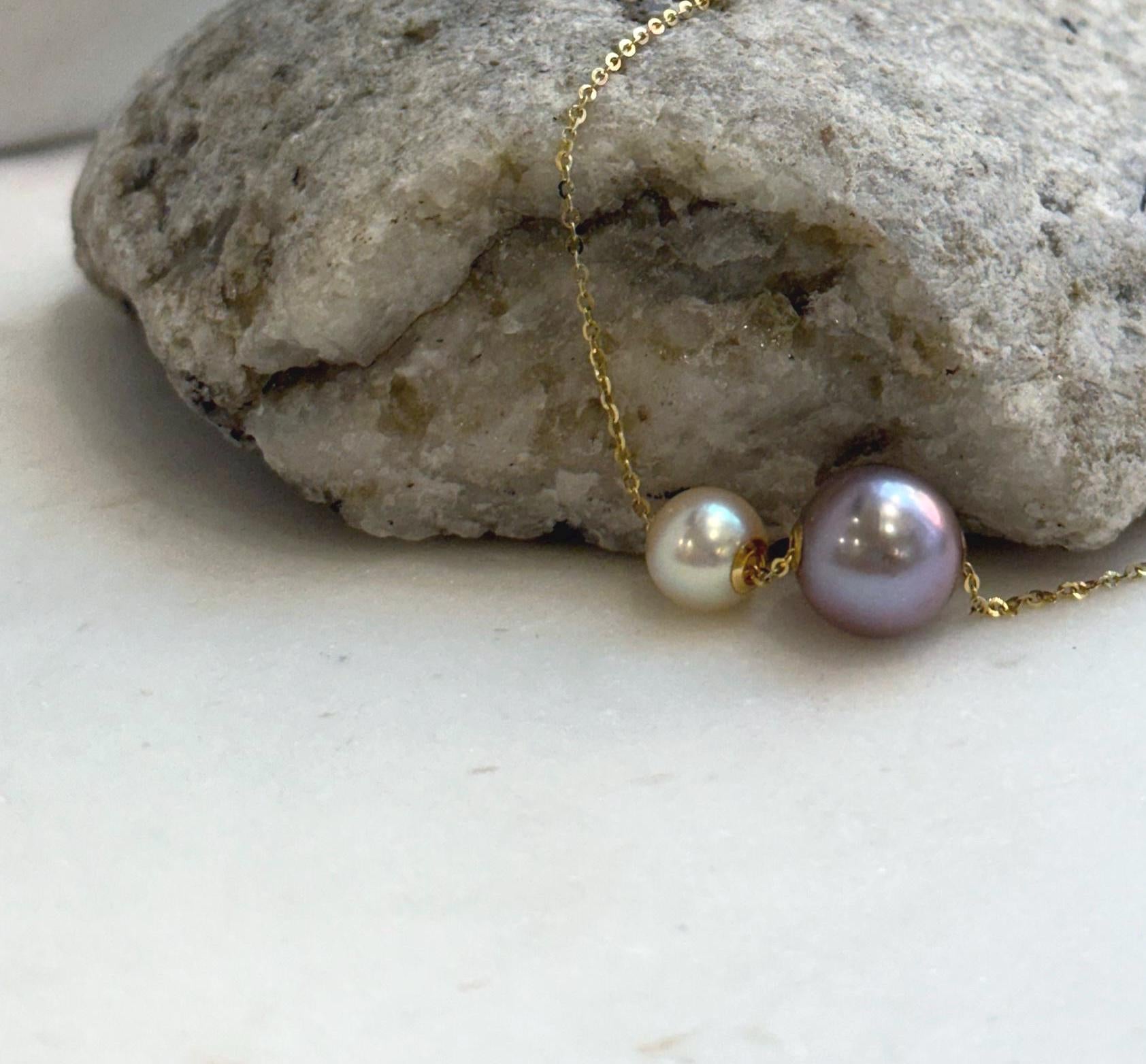 Elly’s Double Au750 18k Gold 7.8-10.7mm Akoya Ocean Edison Pearls Floating pendants:Extreme luster mirrored.