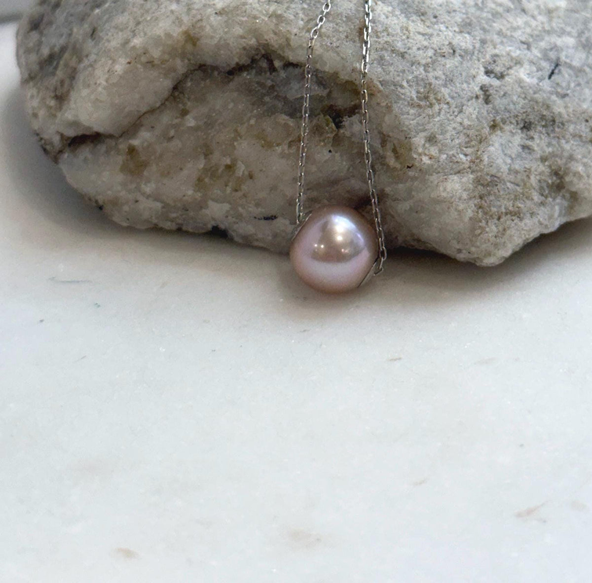 Au750 18k White Gold 10.4mm Rose Edison Pearl Floating pendant: Extreme luster mirrored, S925 silver chain.