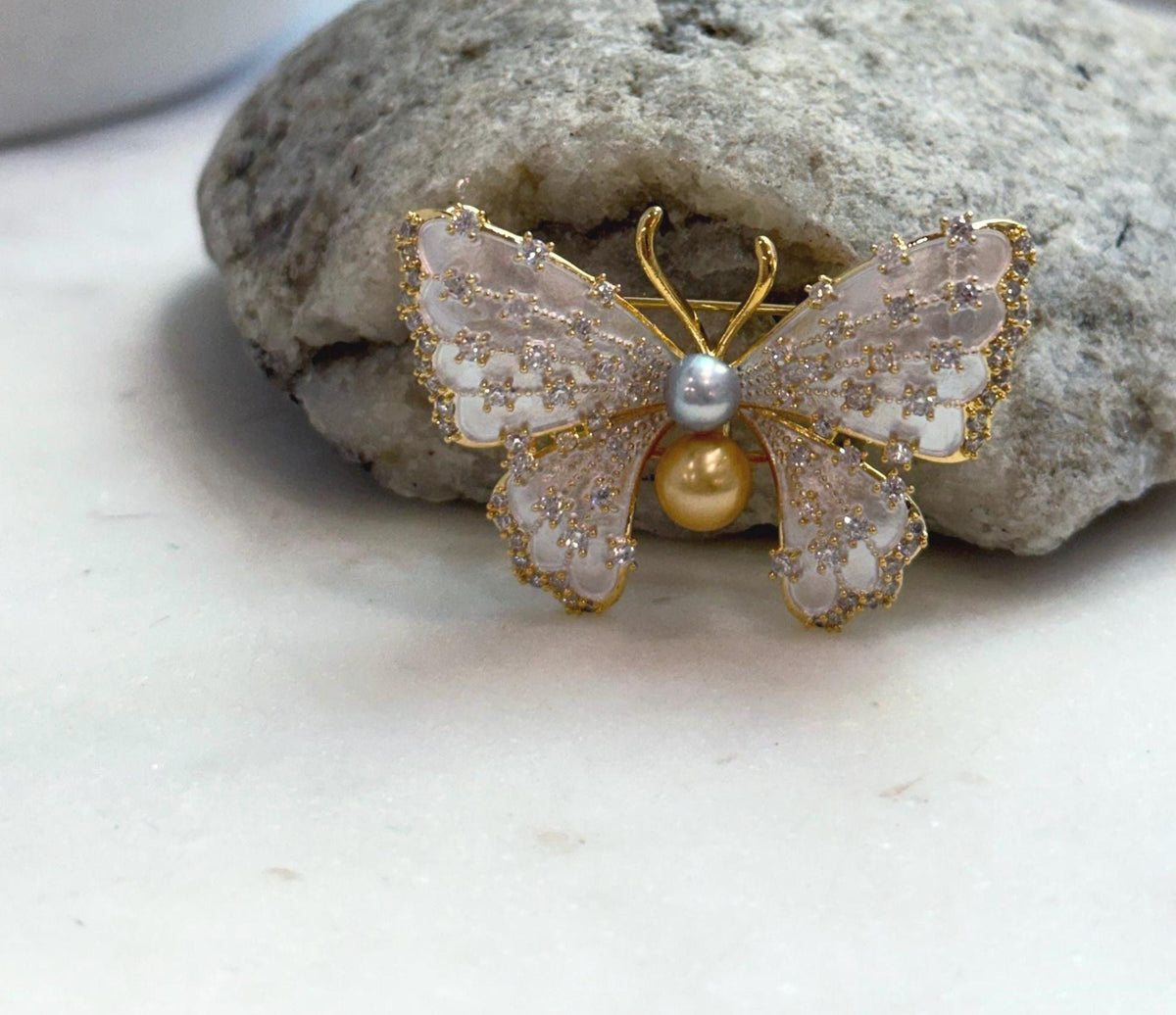 5.2-6.6mm Golden silver Freshwater Pearls butterfly Brooch Pendant 2in1: Extreme luster,4.2x3cm.
