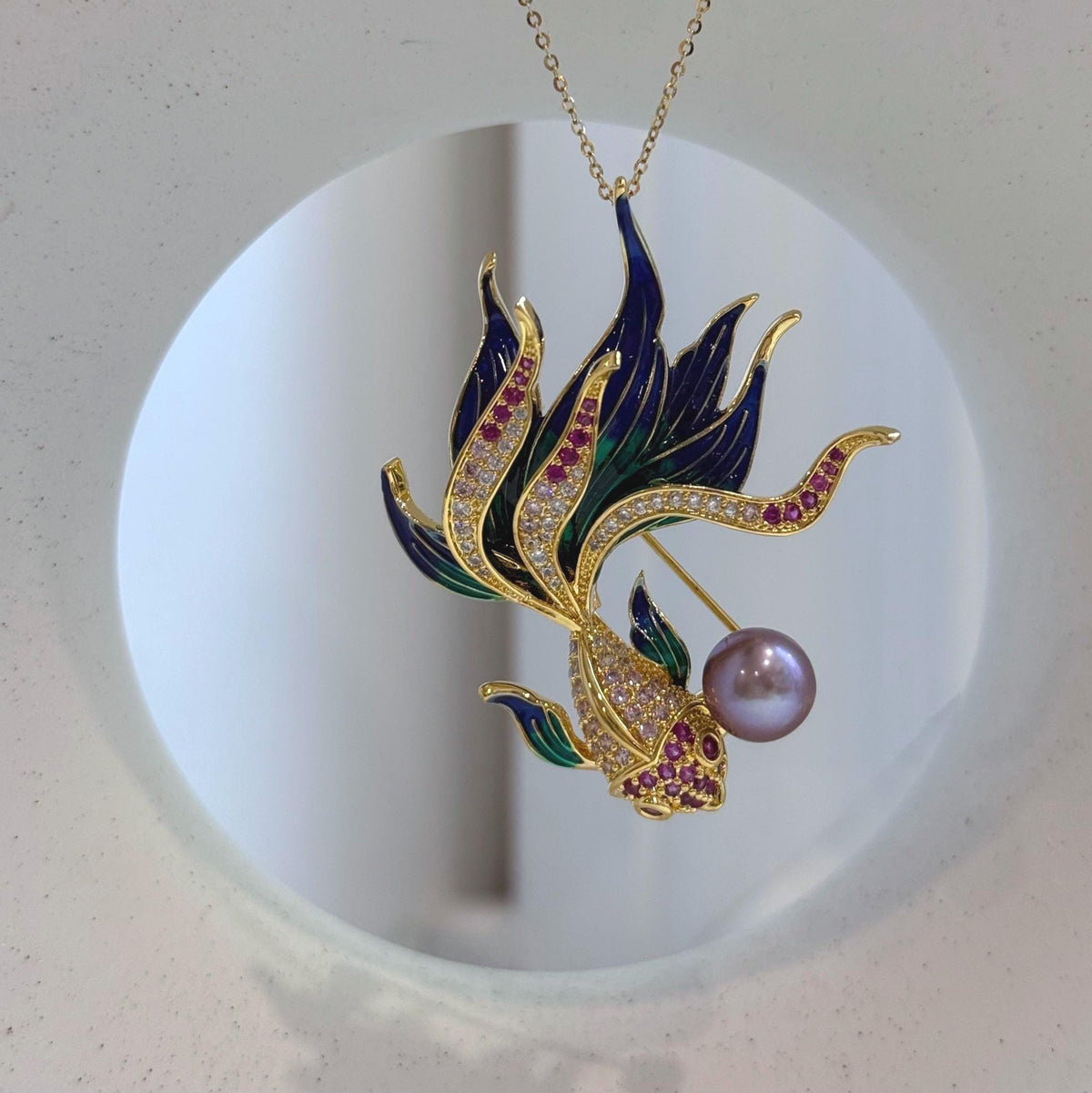 Elly’s Mauve Rose Pearl Goldfish Brooch pendant 2in1: Extreme luster mirrored, 9.6mm, 4x5cm, no chain.