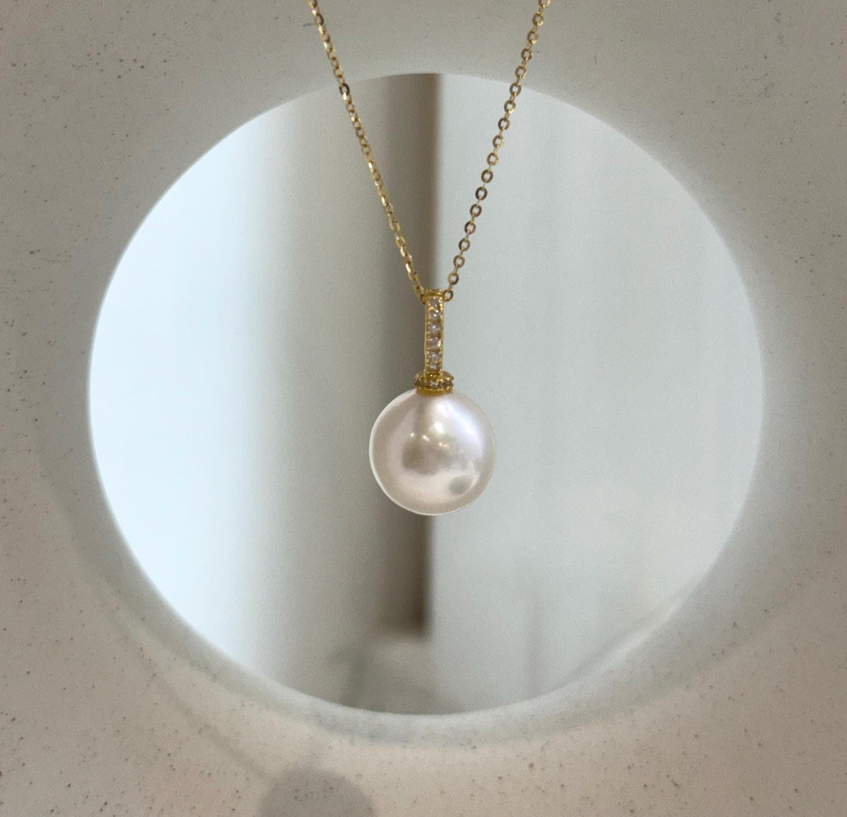 white Edison Pearl stering silver pendant for her anniversary