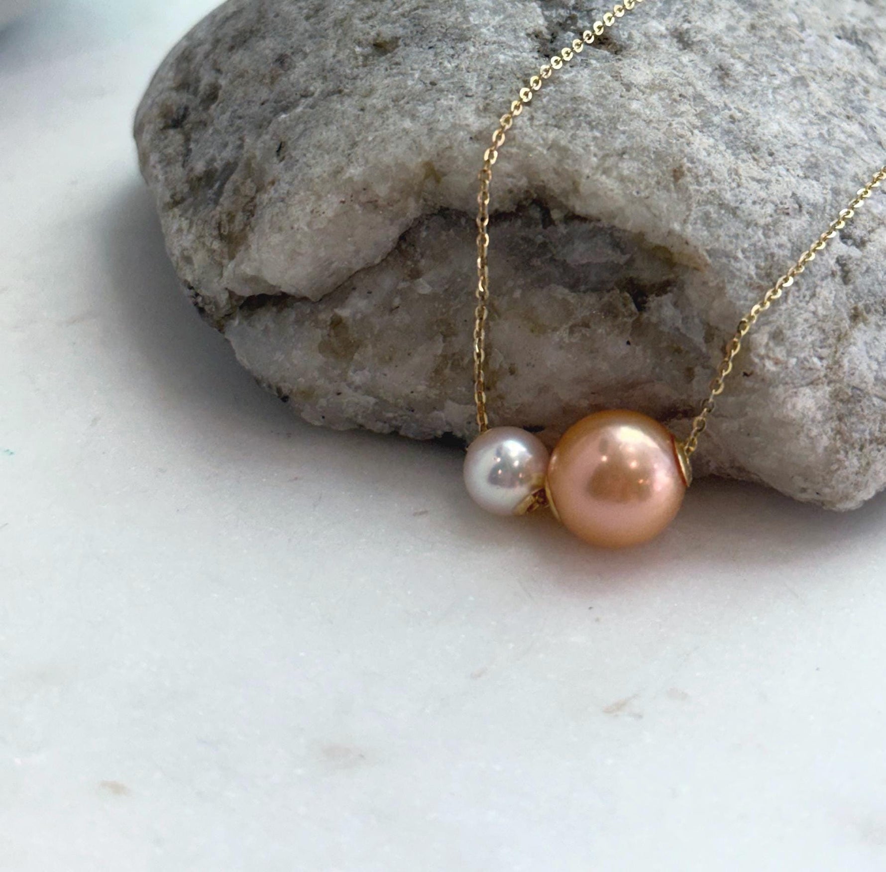 Elly’s Double Au750 18k Gold 7.5-11.3mm Akoya Ocean Edison Pearls Floating pendants:Extreme luster mirrored.