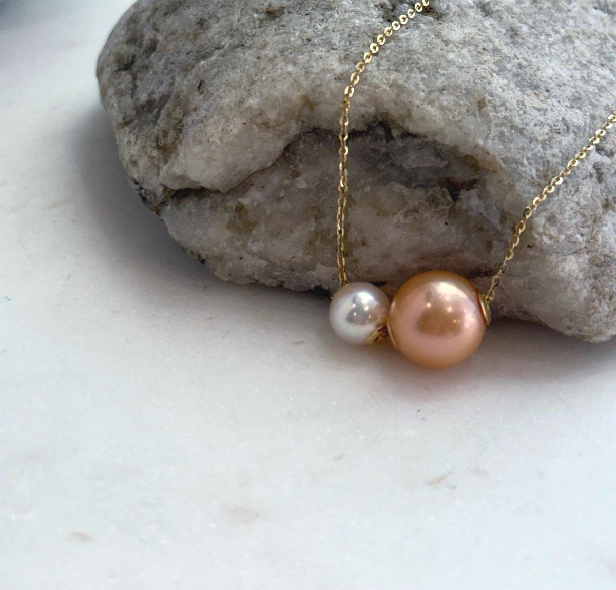 Elly’s Double Au750 18k Gold 7.5-11.3mm Akoya Ocean Edison Pearls Floating pendants:Extreme luster mirrored.