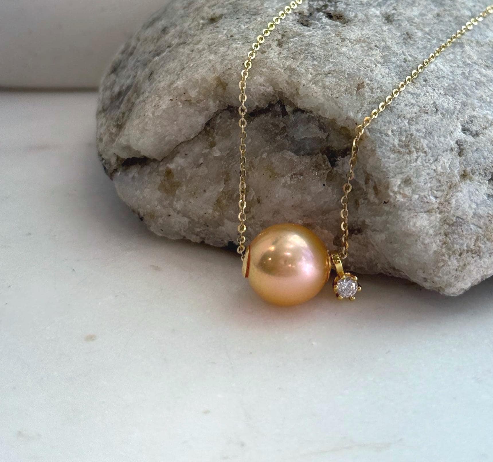 Elly’s Au750 18k Gold 11.2mm Edison Sunset peach gold Pearl Floating pendant:Extreme luster mirrored, S925 silver chain with little drop.