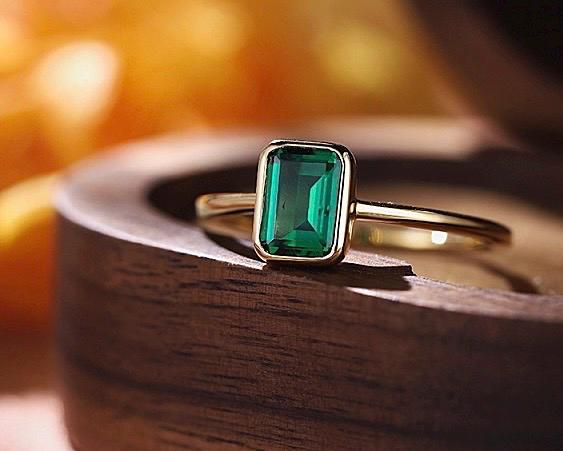 vivid green lab emerald sterling silver ring