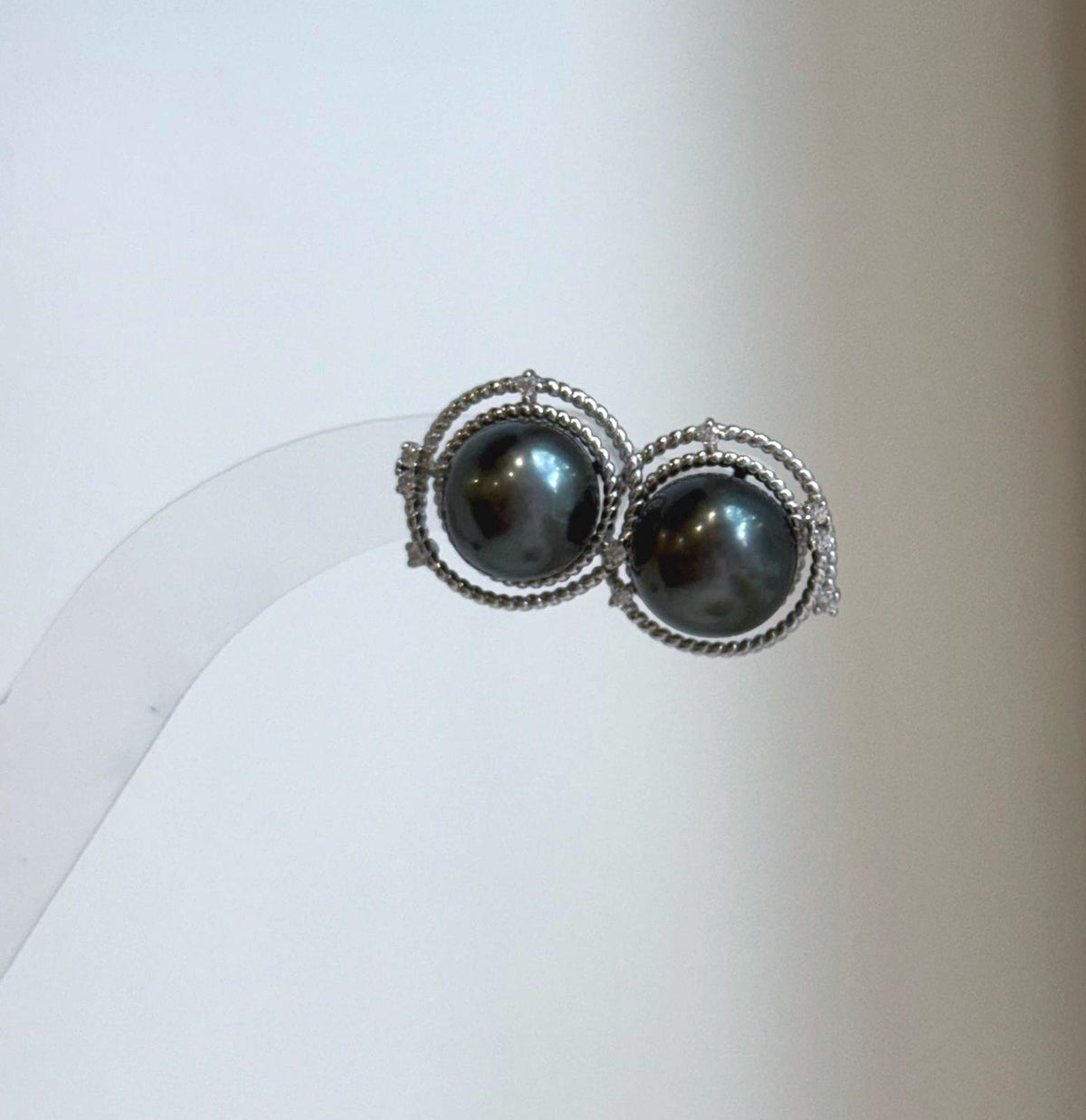 Elly’s 10.3mm Tahitian black Platinum ocean Pearls Earrings: Extreme luster Mirrored, 1.5cm high, S925 silver earrings.
