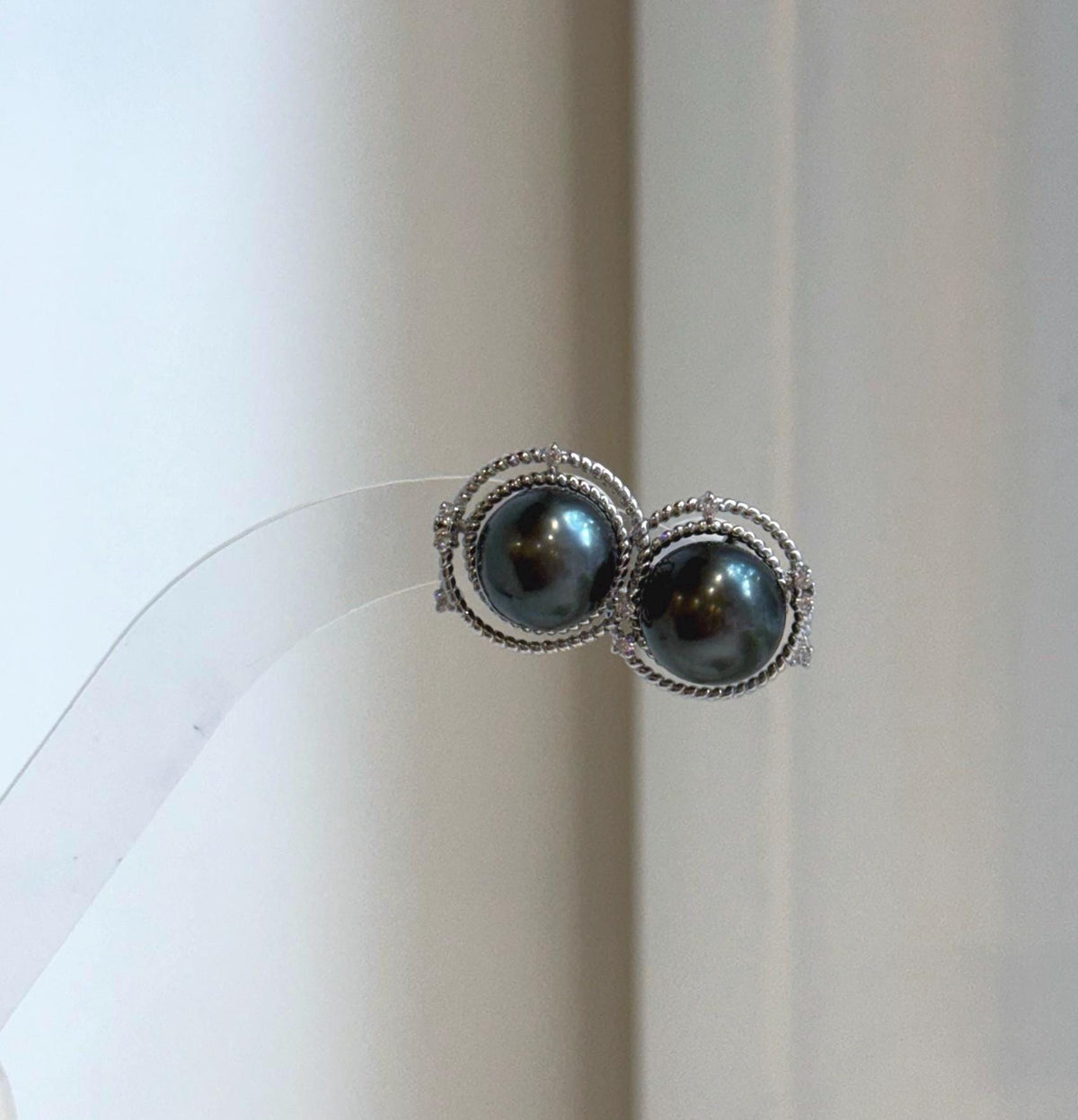 Elly’s 10.3mm Tahitian black Platinum ocean Pearls Earrings: Extreme luster Mirrored, 1.5cm high, S925 silver earrings.